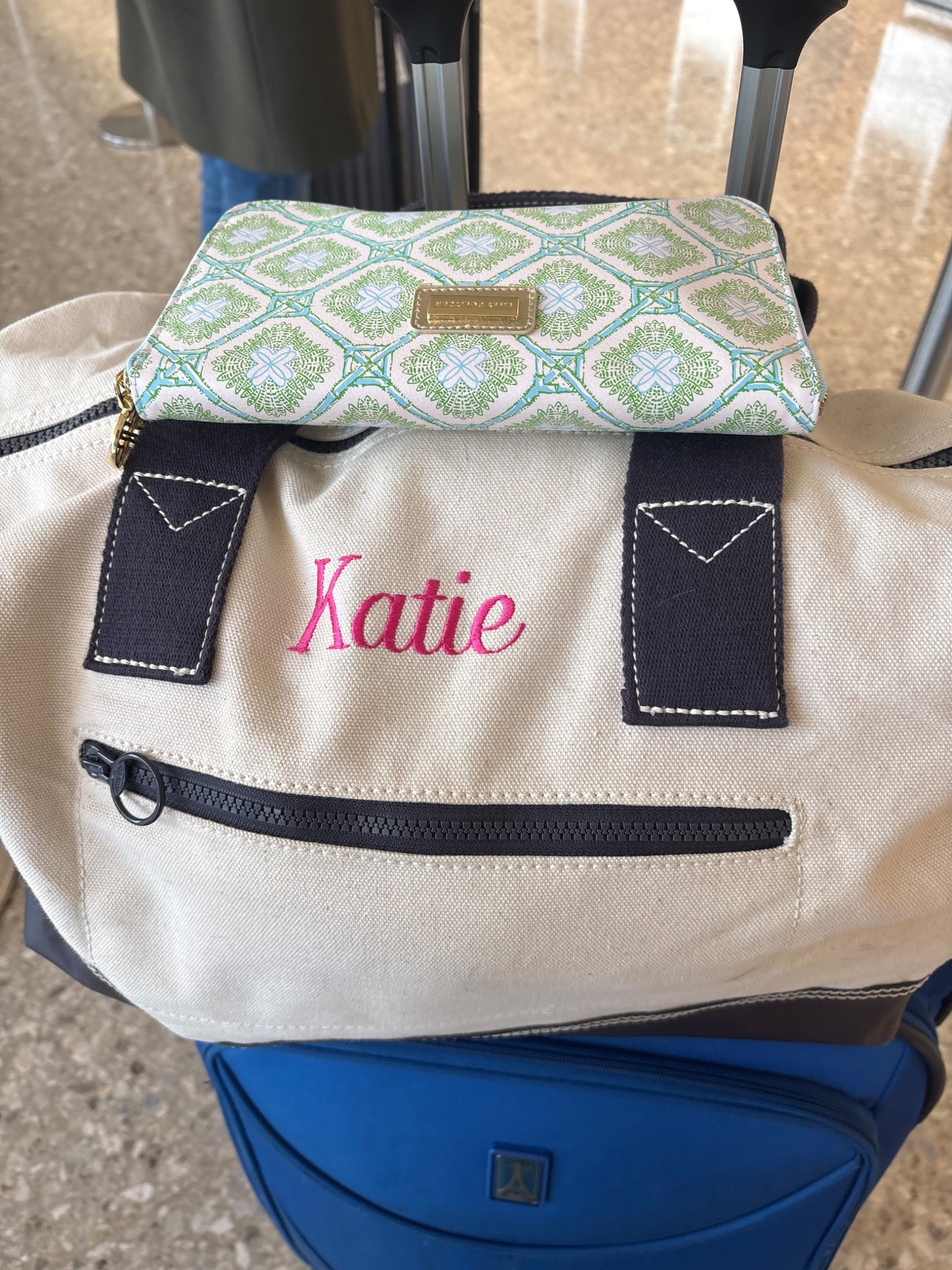 Travel essentials!!!

#LTKTravel #LTKstorytime #LTKdayinmylife