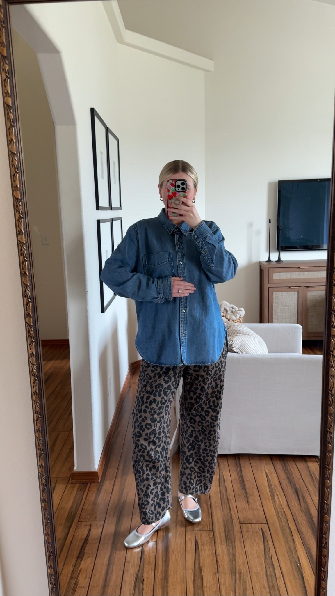 The comfiest Amazon barrell jeans!! Wearing a size medium and am 5 months pregnant 

#LTKBump #LTKStyleTip #LTKFindsUnder50
