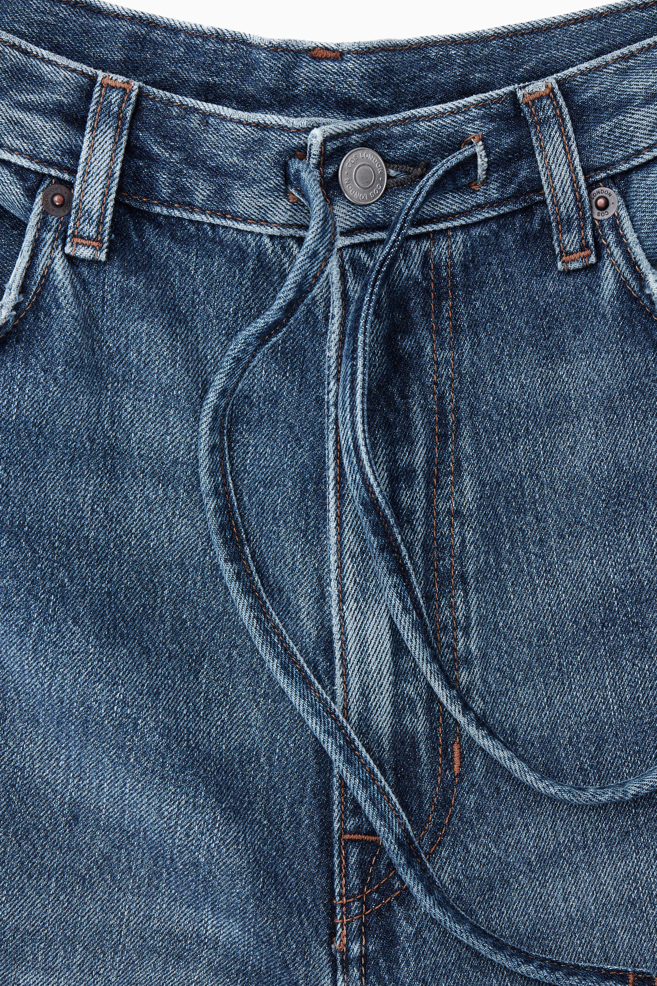 HOSE AUS DENIM MIT BESONDERS WEITEM BEIN - BLAU | COS | COS (EU)