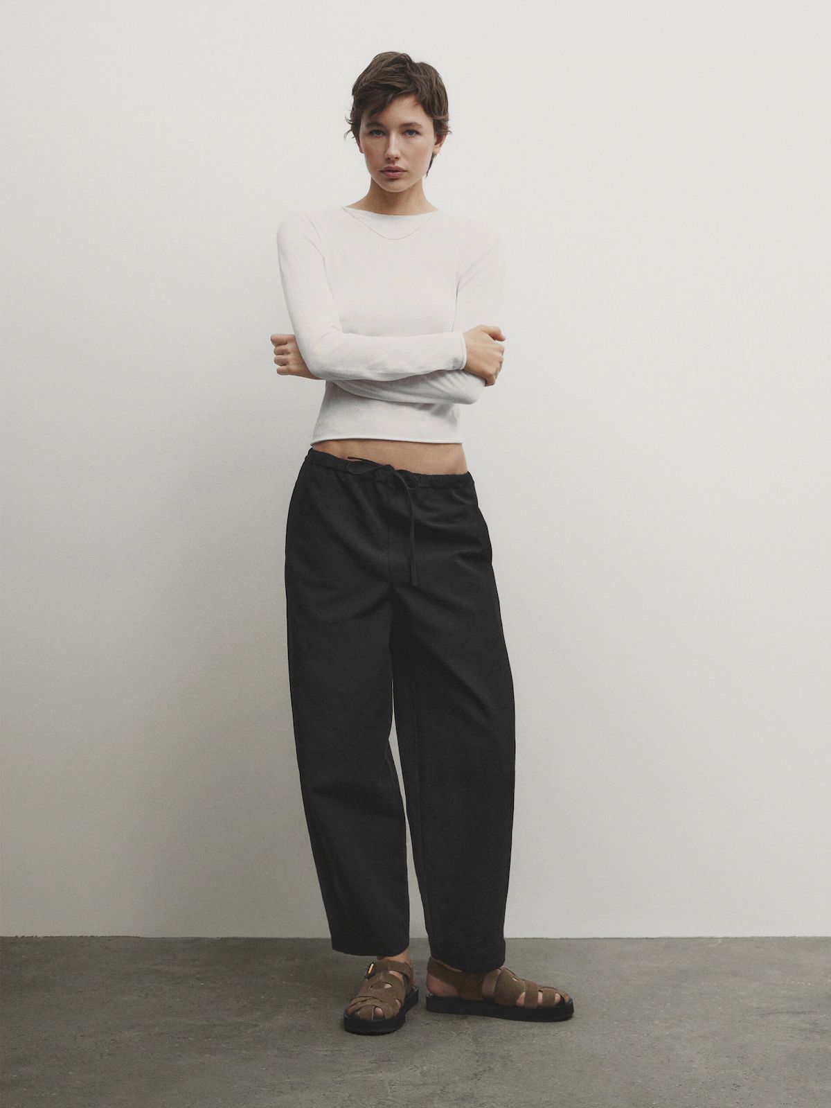 Black trousers with an elastic waist | Massimo Dutti (US)