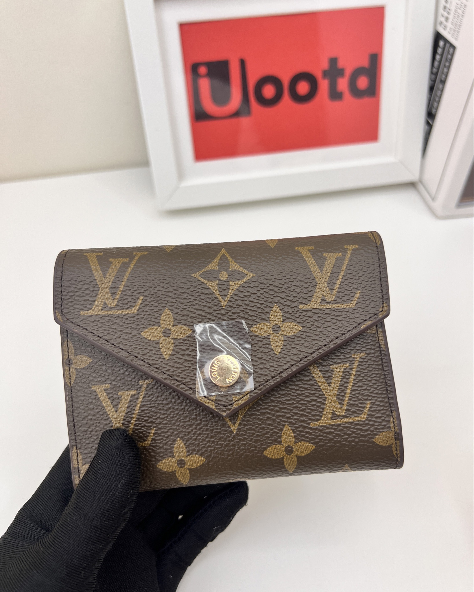 LV wallet card Bag card holder 
leather wallet 

#LTKfindsunder50 #LTKGiftGuide #LTKworkwear