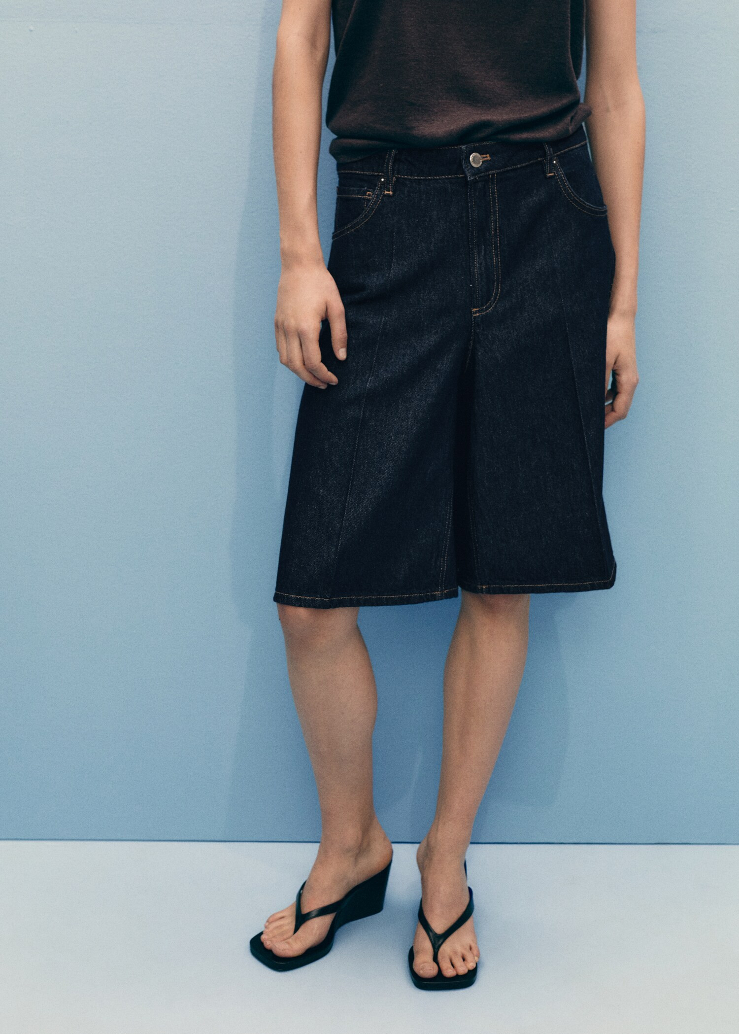 High-rise straight-fit rinse-wash jorts - Women | MANGO United Kingdom | MANGO (UK)