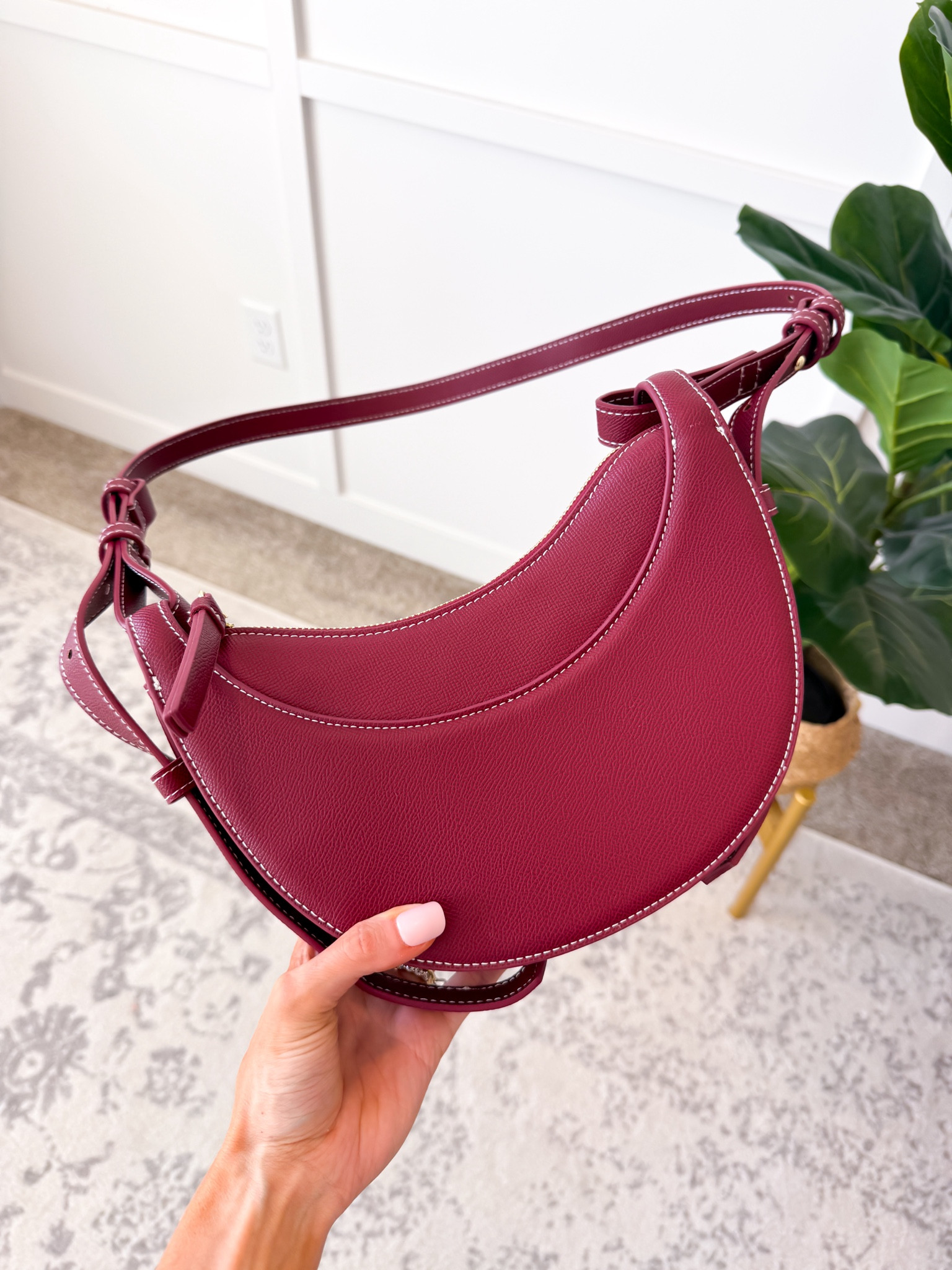 The prettiest red shoulder bag for fall. Pair with some denim jeans



#LTKSaleAlert #LTKStyleTip #LTKSeasonal