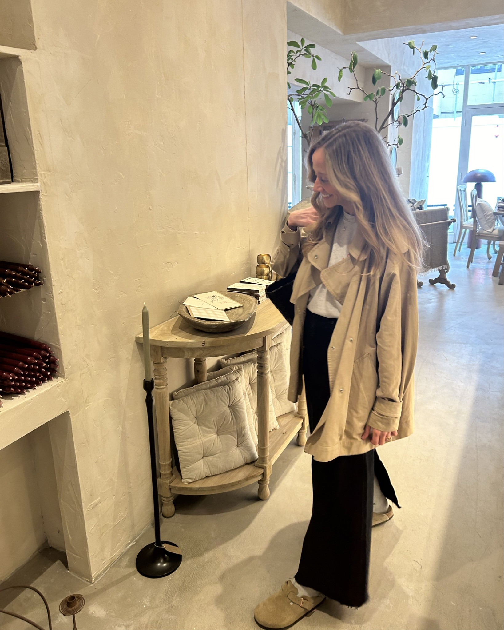 Saturday interior shopping outfit!

Agolde skirt, trench, berkinstocks 

#LTKSeasonal #LTKeurope #LTKstyletip