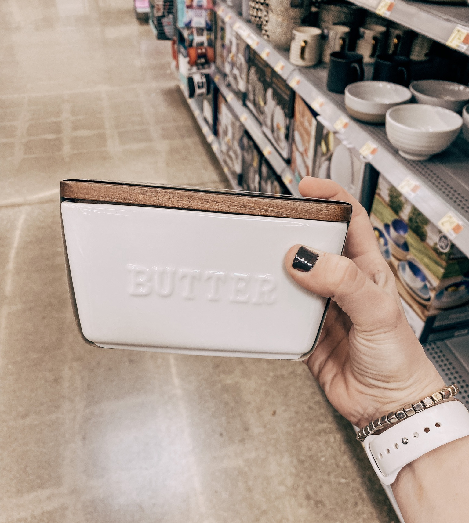 I absolutely love the simplicity of this Better Homes & Gardens Butter Dish from Walmart! It is a great quality dish & too cute to pass up. 