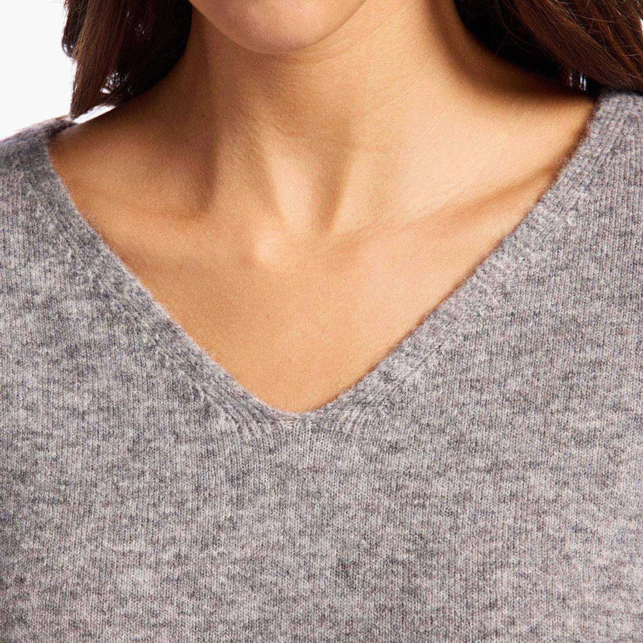 Cozy Knit V-Neck Sweater | Black | Nuuds US