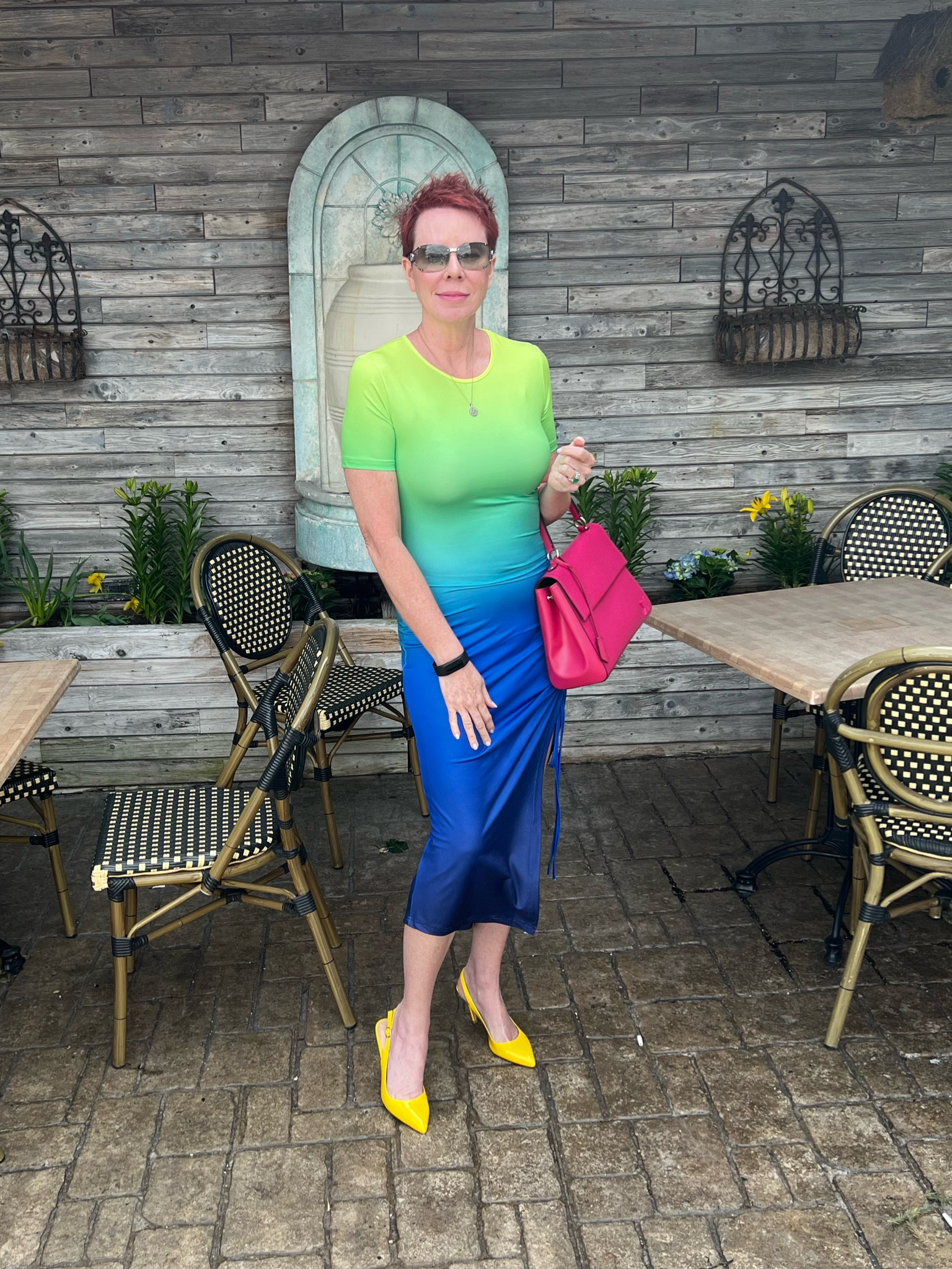 Spring dress
Bodycon dress
Yellow slingback heel
