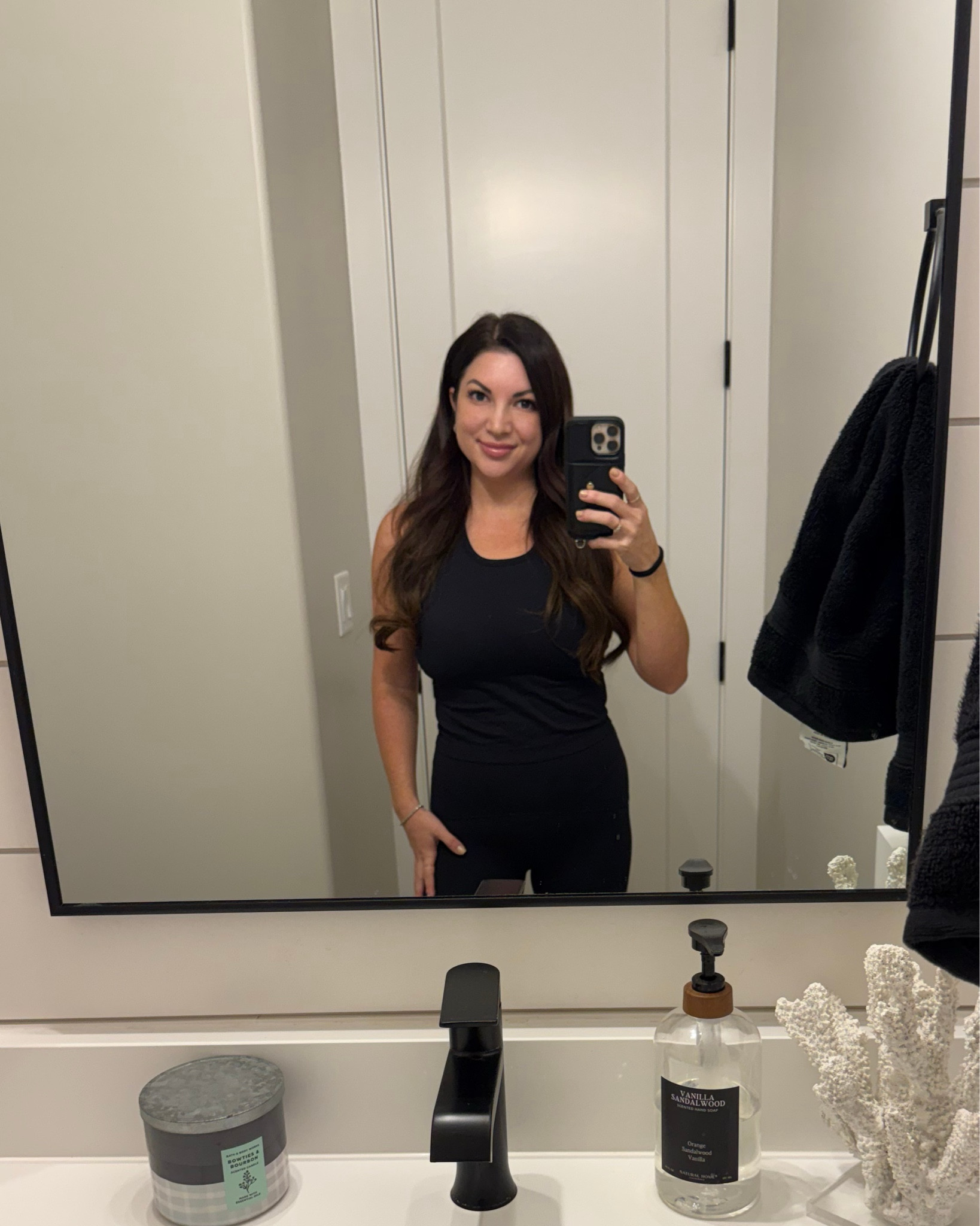 Ribbed tank with built-in bra support = zero layers, max comfort 🙌 Perfect for runs, errands, and everything after. Linked from Amazon.

#LTKPetite #LTKActive #LTKFindsUnder50