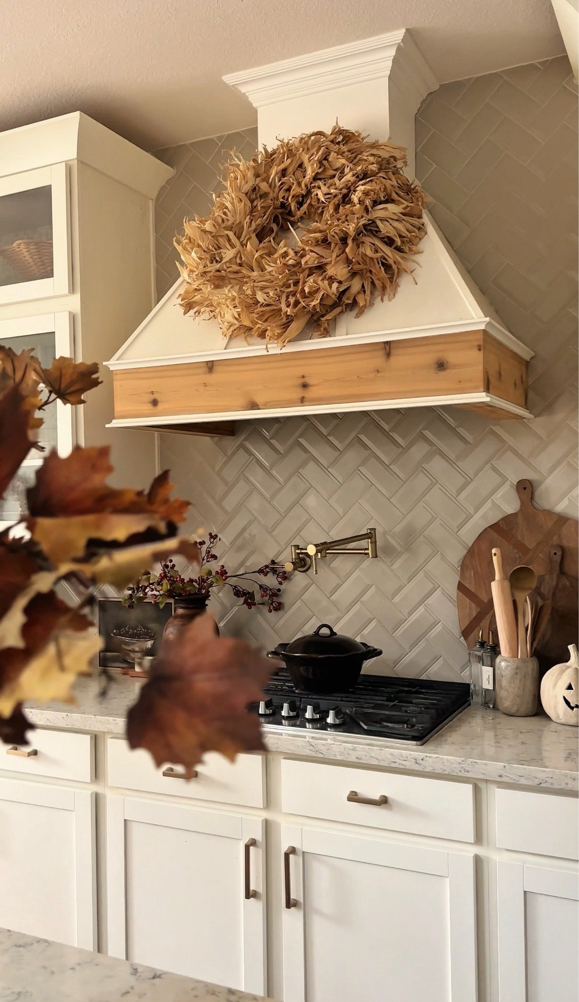 Nothing says fall like a beautiful corn shuck wreath. 🌾🤎

This timeless wreath adds the perfect touch of cozy farmhouse charm to your front door, porch, entryway, or mantel. The natural texture and neutral tones make it easy to style from early fall all the way through Thanksgiving.

✨ Corn shuck wreath
✨ Fall wreath
✨ Front door wreath
✨ Autumn home decor
✨ Neutral fall decor
✨ Farmhouse fall decor
✨ Rustic home decor
✨ Harvest decor
✨ Front porch decor
✨ Seasonal wreath
✨ Thanksgiving decor
✨ Cozy home inspiration
✨ Fall decorating ideas
✨ Designer-inspired decor

If you’re starting your fall decorating early, this is one of those classic pieces you’ll use year after year.

#fallwreath #cornshuckwreath #falldecor #frontdoordecor #frontporchdecor #neutralfall #farmhousestyle #harvestdecor #autumndecor #homedecor #ltkhome #fallhome #cozyhome #homefinds

#LTKSeasonal #LTKHome