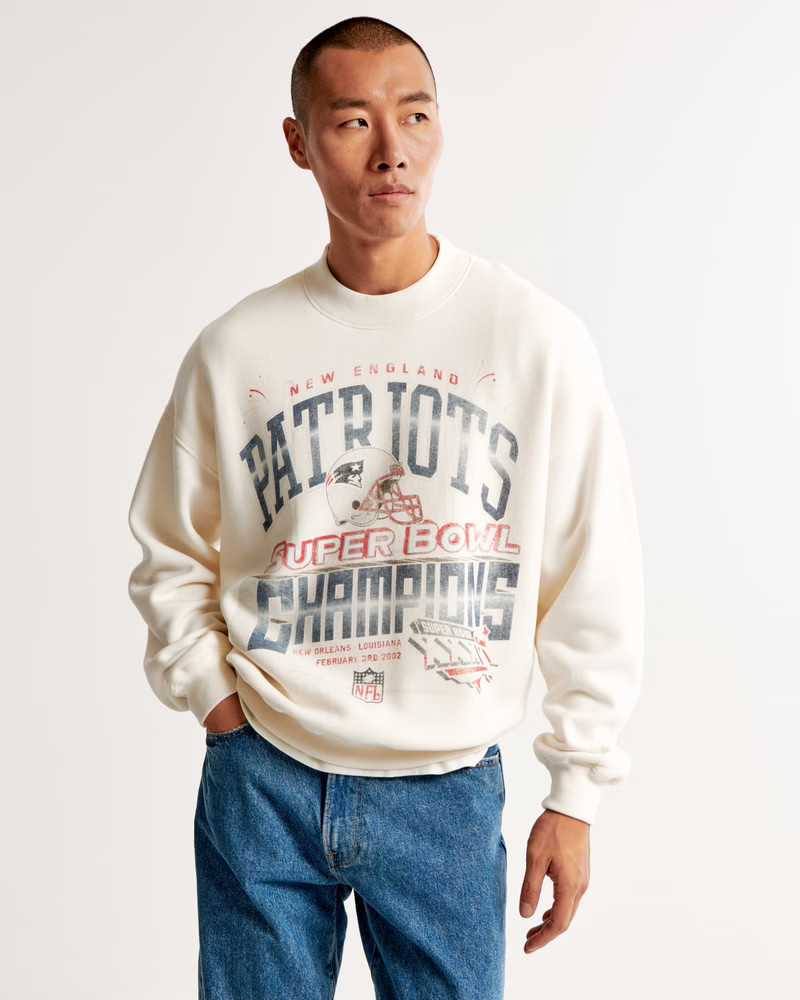 New England Patriots Graphic Crew Sweatshirt | Abercrombie & Fitch (US)