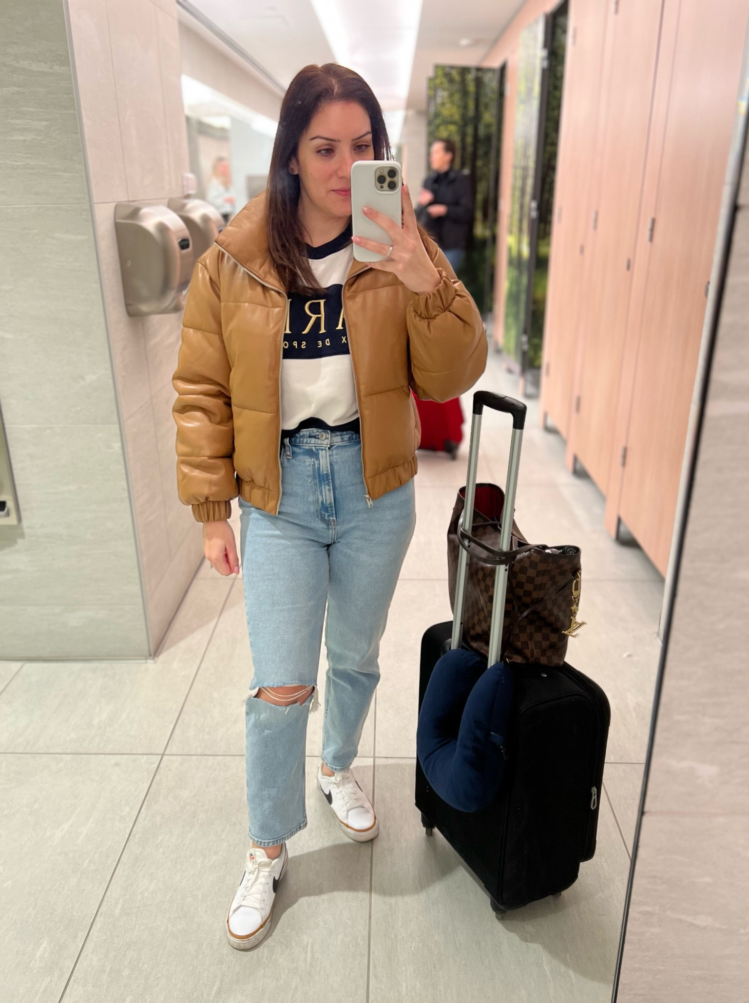 Travel outfit ✨



Winter outfit, winter outfits, jeans, jeans outfits, Abercrombie jeans, winter outfit, winter travel outfit, winter casual outfits, winter fashion, winter style, sweater, amazon sweater, casual winter outfit, casual winter style, casual style, sweater outfit, sneakers, sweatshirt, sweatshirt outfit

#LTKstyletip #LTKSeasonal #LTKtravel