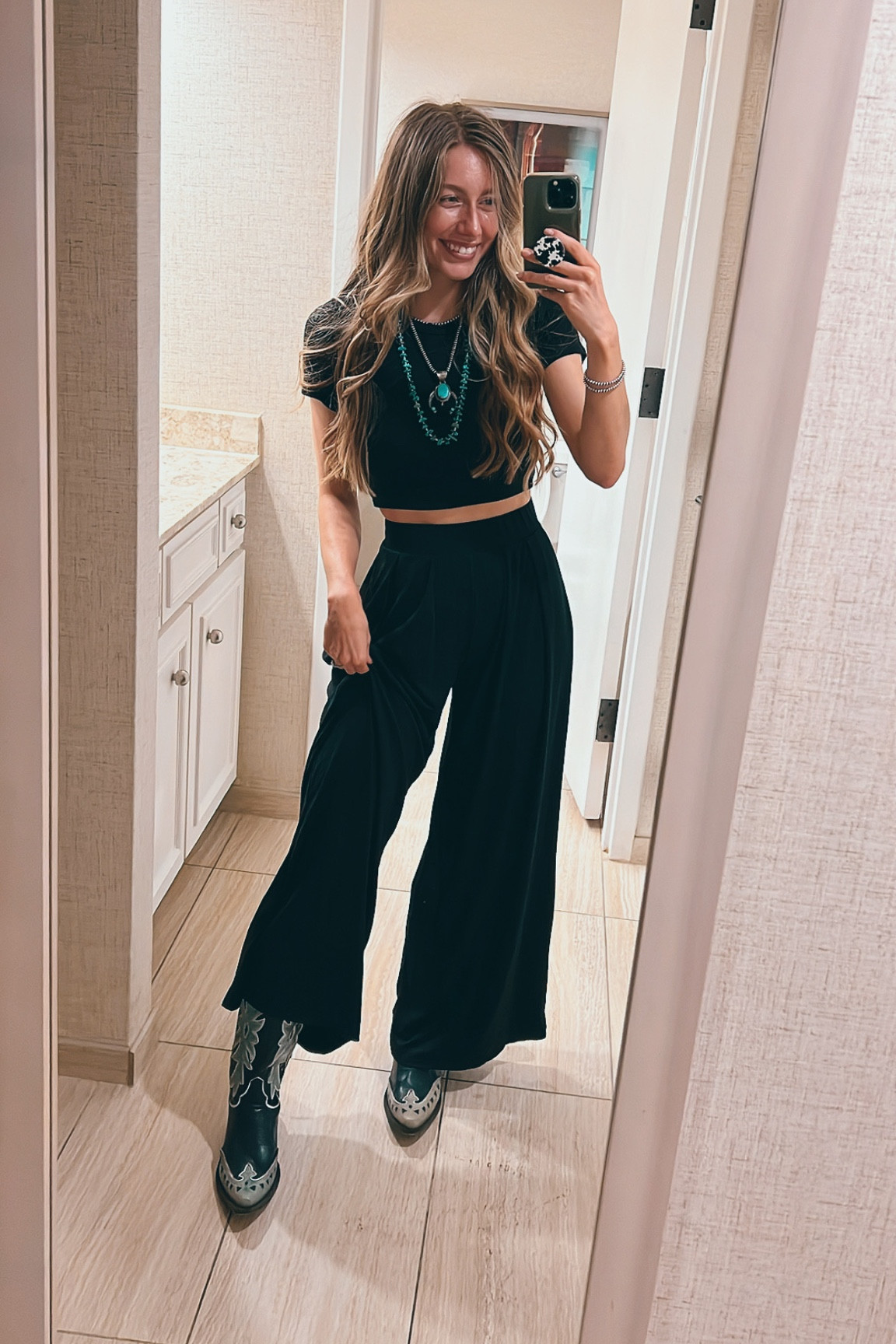 Staple Outfit!

#LTKfindsunder100 #LTKstyletip #LTKfindsunder50