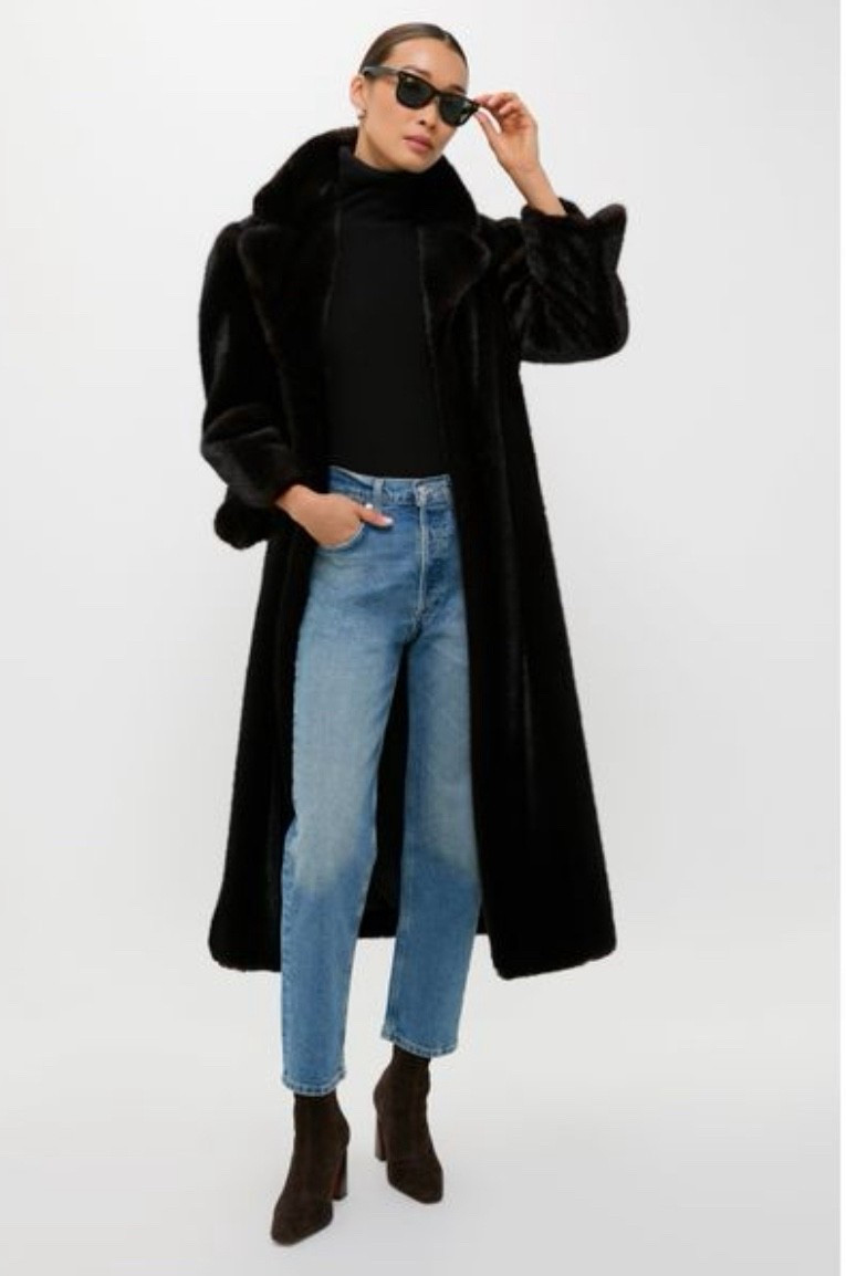 Code SHOWTaiMae for 25% off this gorgeous coat 

#LTKOver40