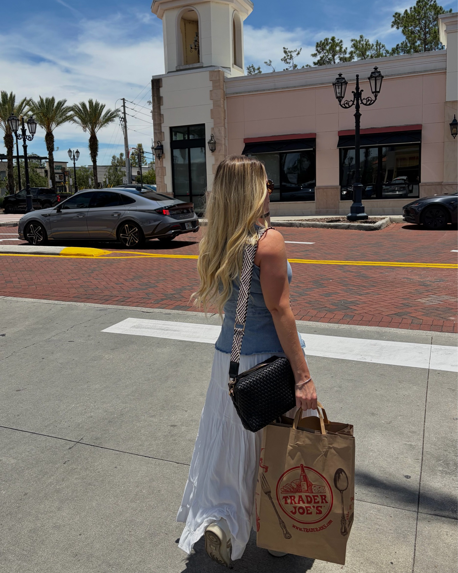 Sunday mood 🥖🛒👜ootd and this cute crossbody bag!