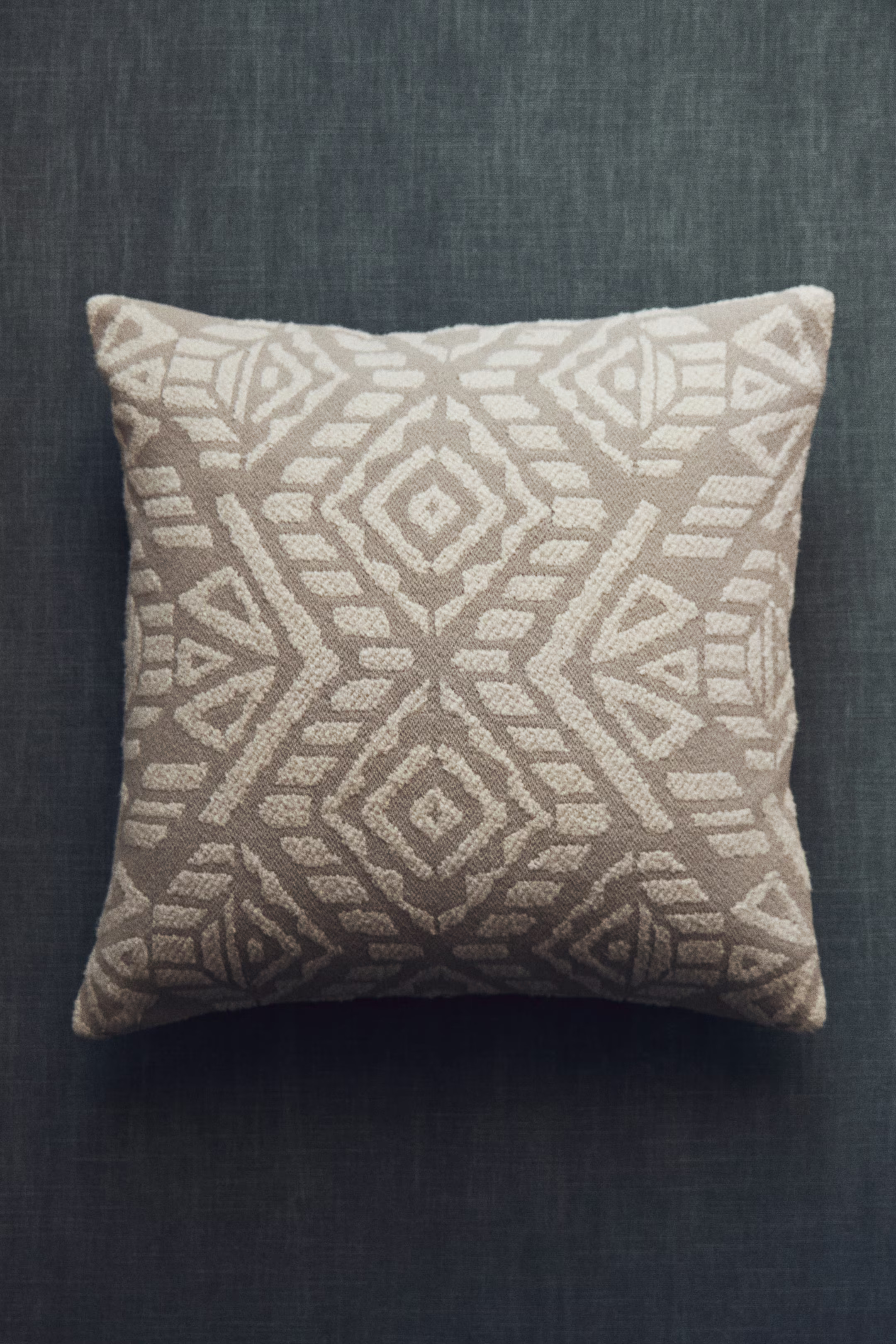 Textured-weave cushion cover | H&M (UK, MY, IN, SG, PH, TW, HK)