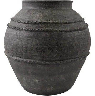 Galey Alix X Livabliss Stevi Vase

Crafted from durable ceramic, this vase isn't just a piece of decor - it's a statement of vibrant worldliness and artistic flair. Its design effortlessly complements both indoor and outdoor settings, making it versatile enough to adorn your patio or become the centerpiece in your living room. 

 #LTKHome #LTKSaleAlert