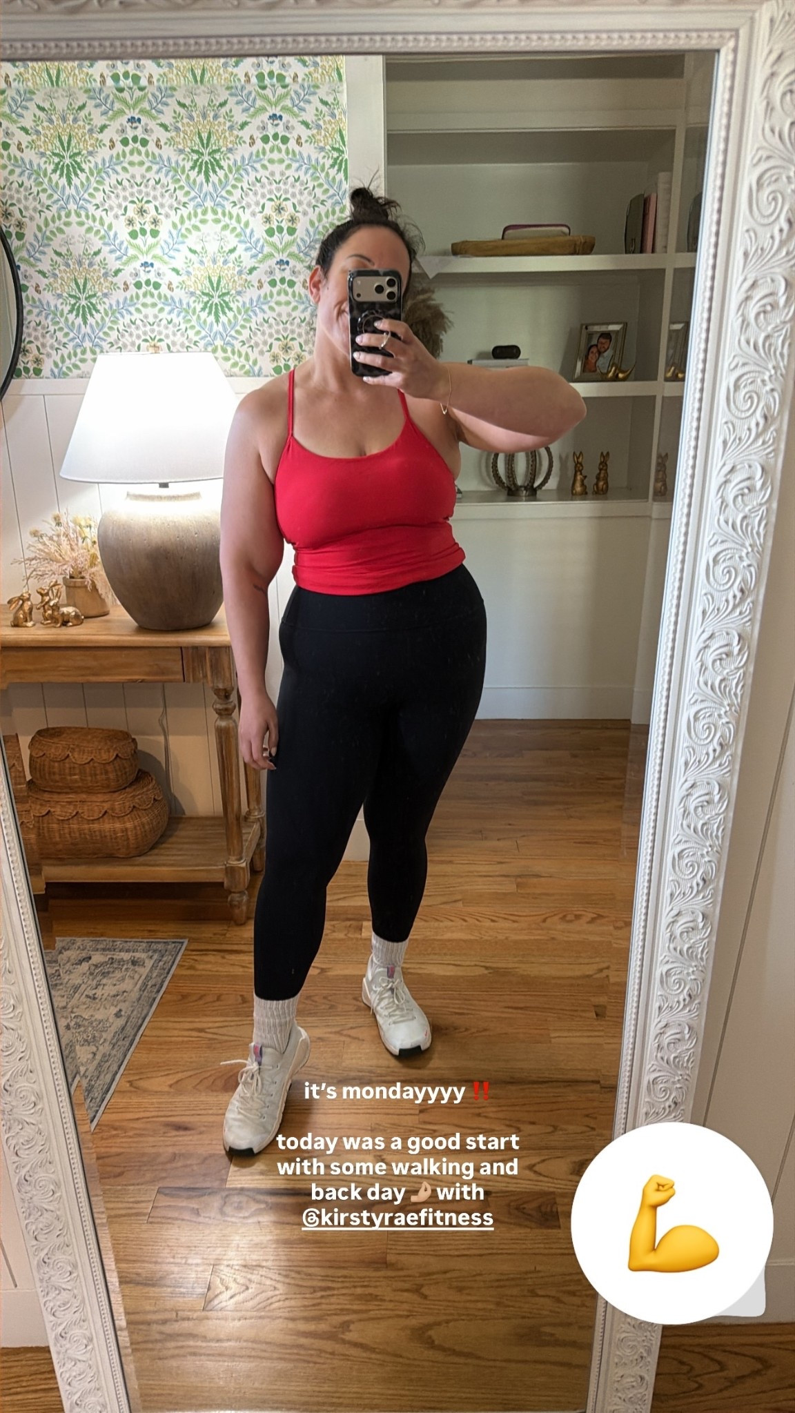 it’s mondayyyy ‼️

today was a good start with some walking and back day 🤌🏼 with @kirstyraefitness