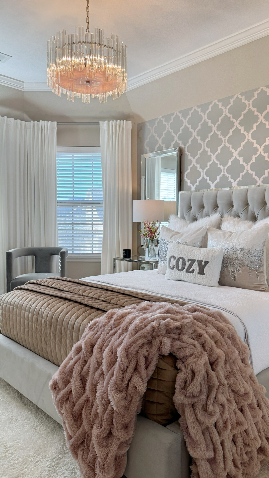 A little Valentine’s Day decor in my Guest bedroom 

#LTKActive #LTKHome