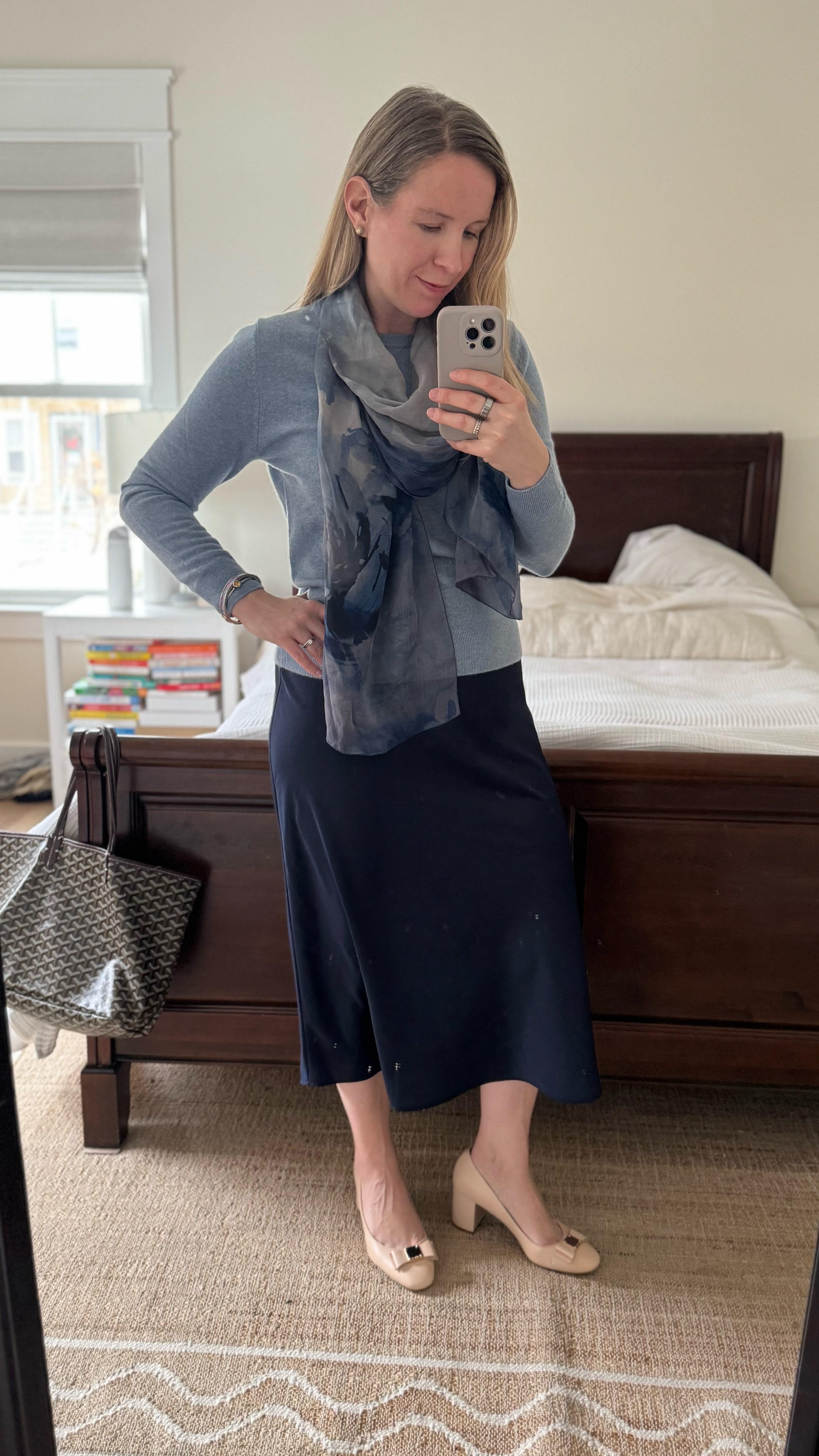 Ok the twirl needs work 😂 ….

but getting dressed every day has been a game changer.

If you’re looking to build more confidence & feel comfortable in your own skin, give it a try!

Let me know what you find out ✨🤍

#everydaystyle #classicstyle #momstyle #habits
