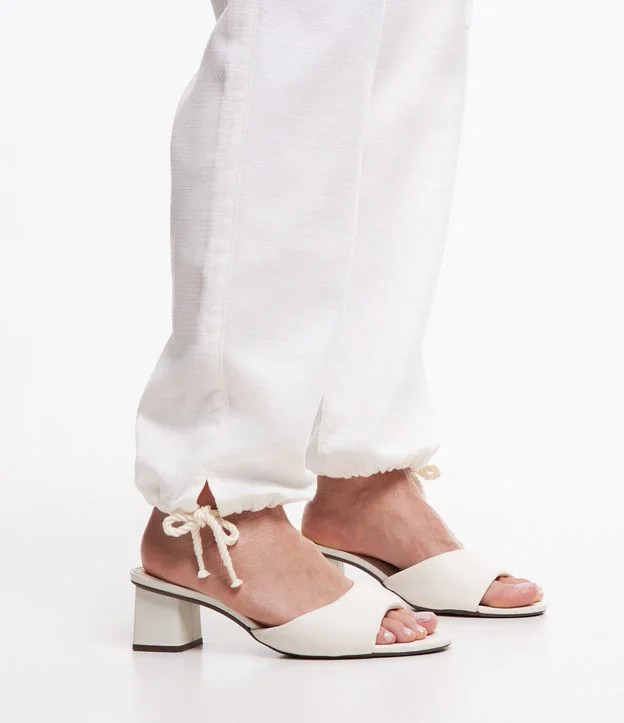 Calça Cargo em Liocel com Bolsos Laterais e Barra Ajustável Verde Limão - Lojas Renner | Renner (BR)