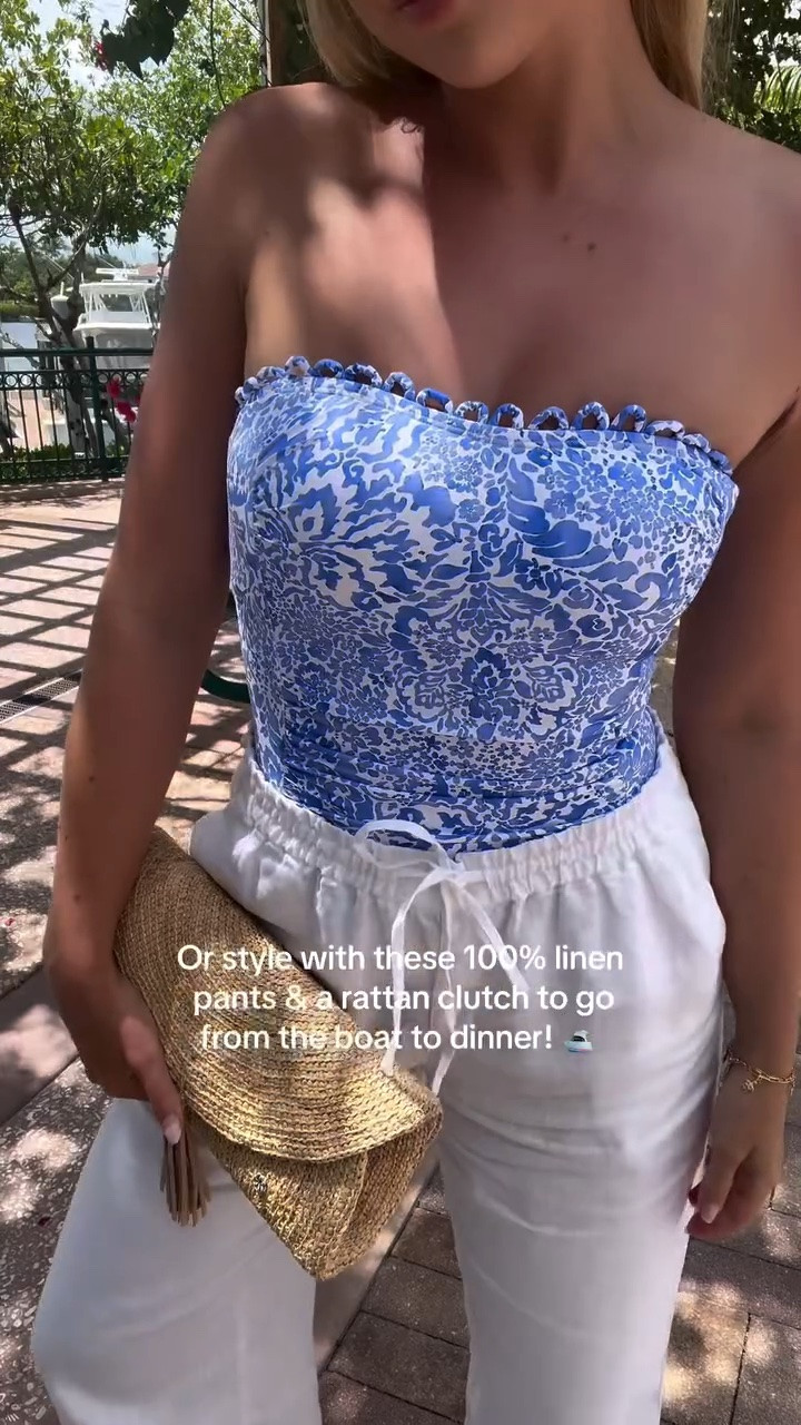 Beach 🏝️ boat 🛥️ dinner 🐟 @tbahama 

Comment “outfit” for links sent to your DM! 

#coastal #boat #beach #swimsuit