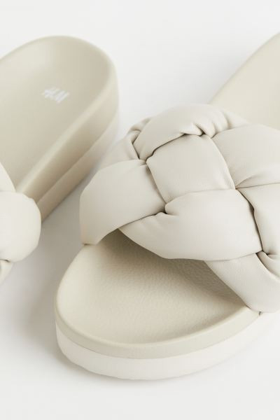 Light taupe | H&M (US + CA)