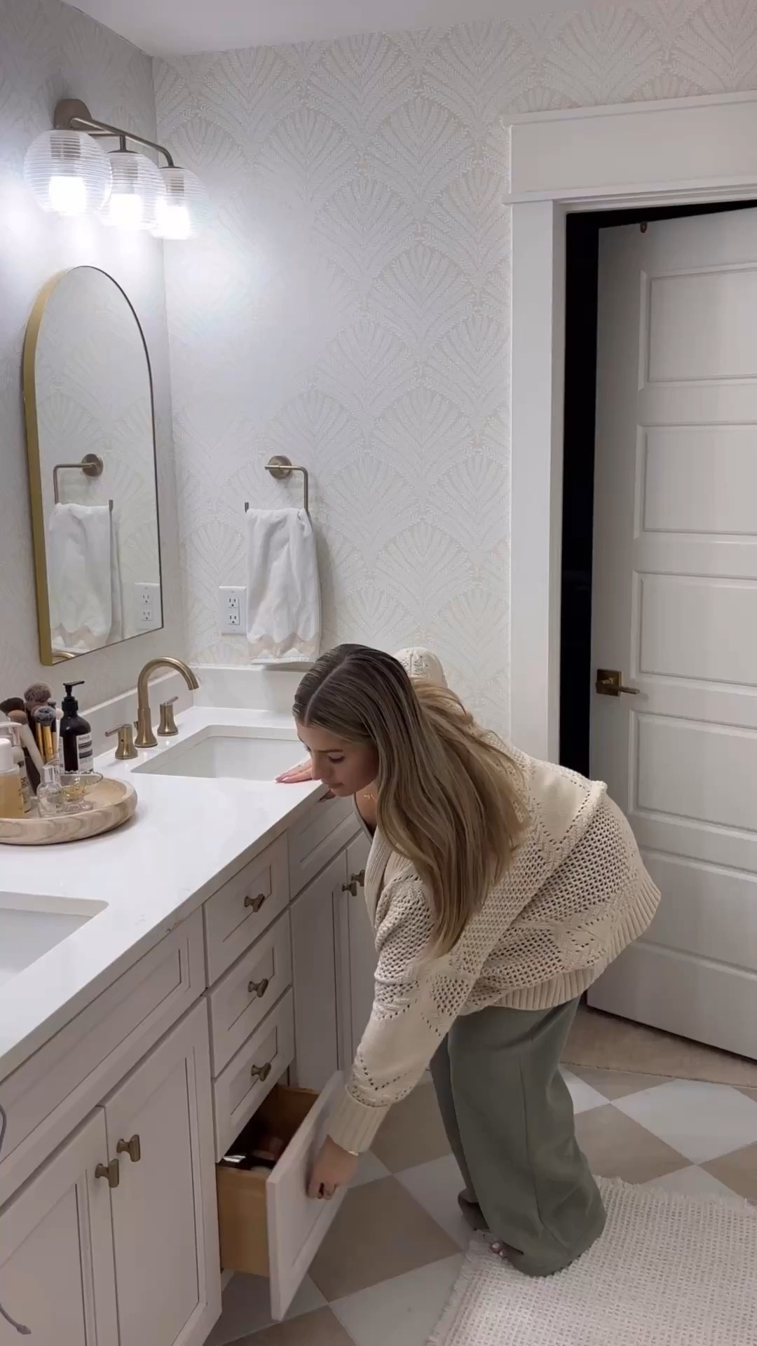 Organize my bathroom drawers with me 🤍

My tank & sweats are @abercrombie — EVERYTHING is 25% OFF using code “AFLTK” at check out🤎

#LTKHome #LTKSaleAlert #LTKSpringSale