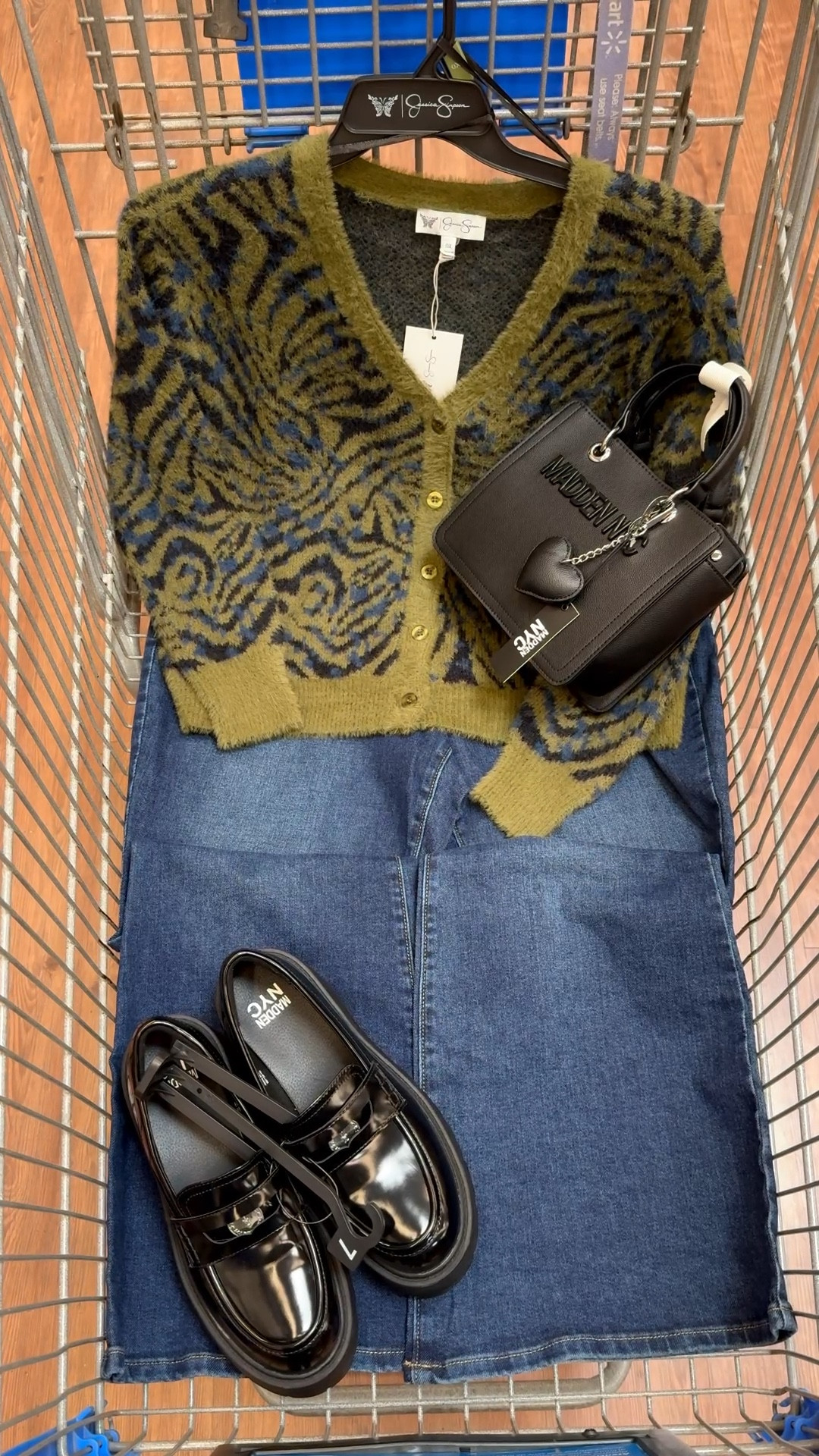 Plus size outfit idea

#LTKPlusSize #LTKHoliday #LTKmomlife