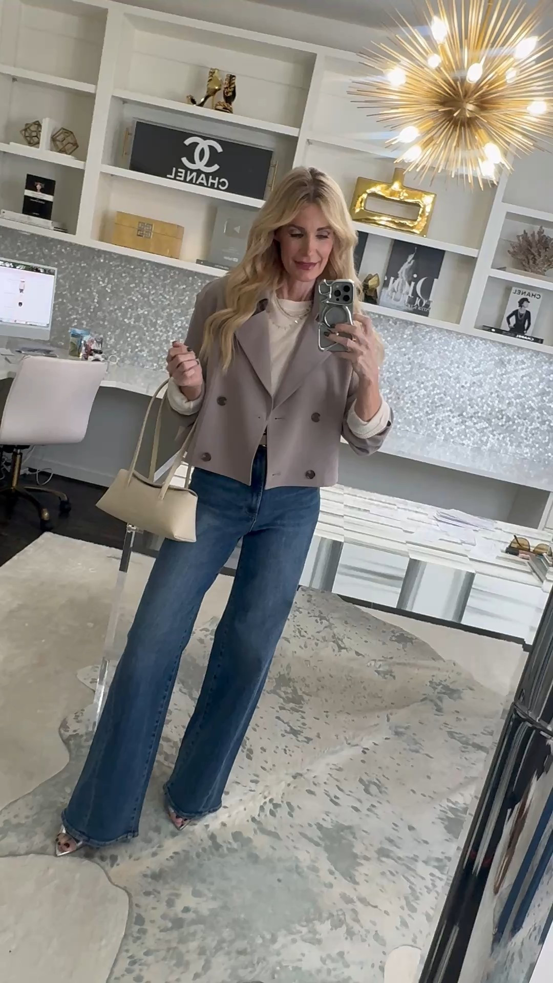 Just found the neatest cropped trench by Theory at Nordstrom Rack and I’m officially obsessed. This is one of those forever wardrobe staples—timeless, classic, and made with that high-quality, wrinkle-free fabric we all love. The neutral gray shade goes with everything, and I promise this one will be a true heavy hitter in your closet if you add it to cart.

I styled it with a thin cashmere sweater and these super slimming wide-leg Pistola jeans for an effortless, polished look. The best part? Everything is from Nordstrom Rack, so it’s all on sale and such an amazing deal.

✨ Runs true to size
Wearing XS in the jacket + sweater and size 24 in the denim

#NordstromRackPartner #RackScore @nordstromrack



#LTKOver40 #LTKootd #LTKgrwm