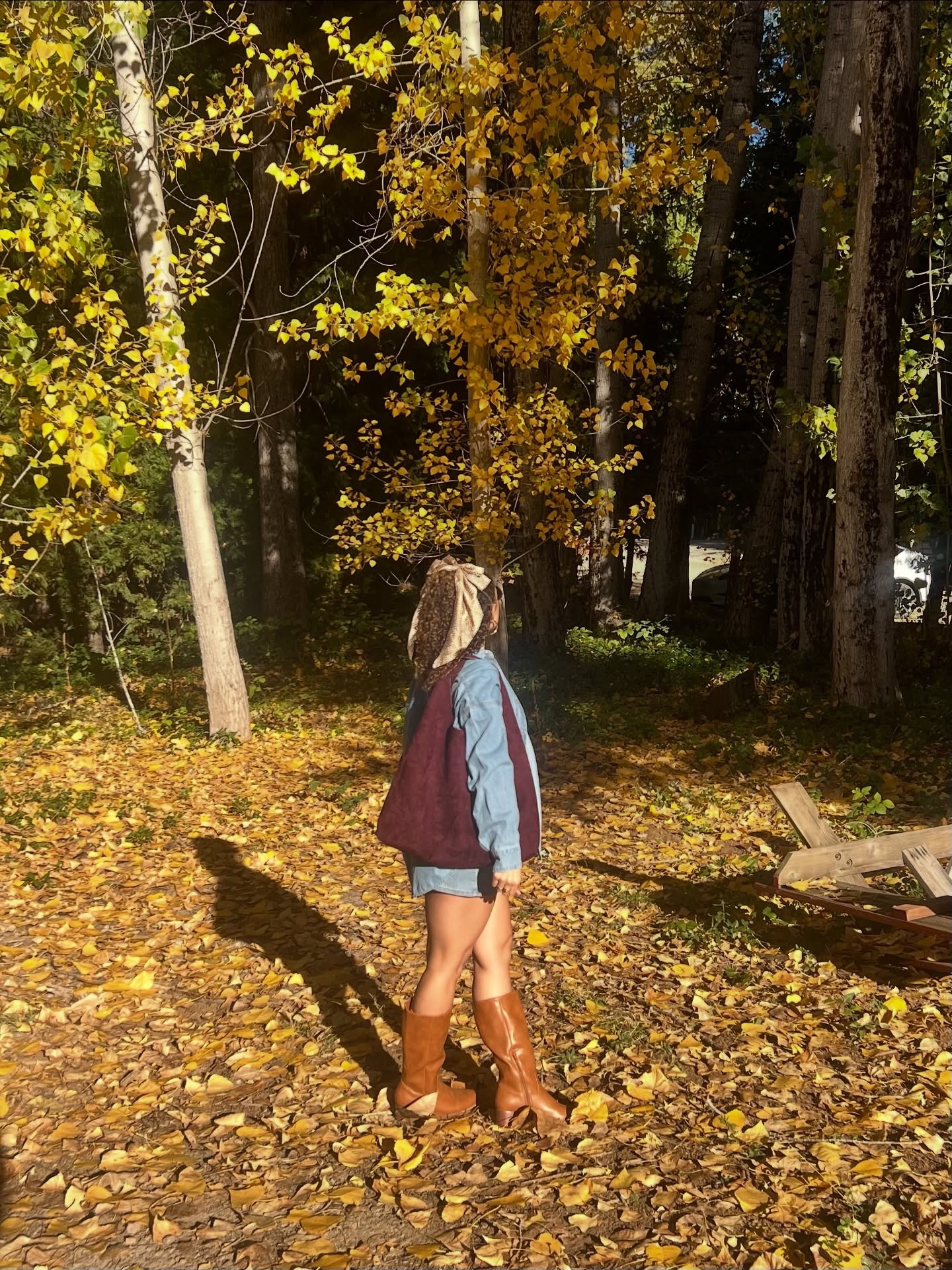 Doing all the Fall things at Apple Hill 
- wearing my @gap oversized bag to keep up with everything I want to see 🍂 

#gappartner #fallstyle #oversizedbag #fallfashion #fallootd #applehill #fallactivities