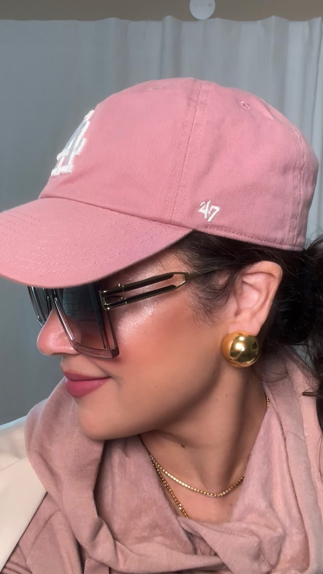 ✨ STYLE OVER 50: Wearing vs. Styling ✨
There’s a difference between wearing clothes and styling them...and today’s look is proof.

I started with this cozy lounge set from @Luxome - cute all on its own - but once I added a trench coat, epic leather bag, gold accessories, oversized sunnies, and a hat… it went from comfy to CHIC! Oh la la!
That’s the power of styling...the little touches that take an outfit from good to great. Linking everything for you in LTK. Go elevate your look, one detail at a time.

#StyleOver50 #FallFashion #Over50Style #over50andfabulous #midlifestyle #over50 #FashionOver50 #Midlife #feelthelove #luxomecomfort #fallessentials #loungewearsets


#LTKMidsize #LTKStyleTip #LTKOver40