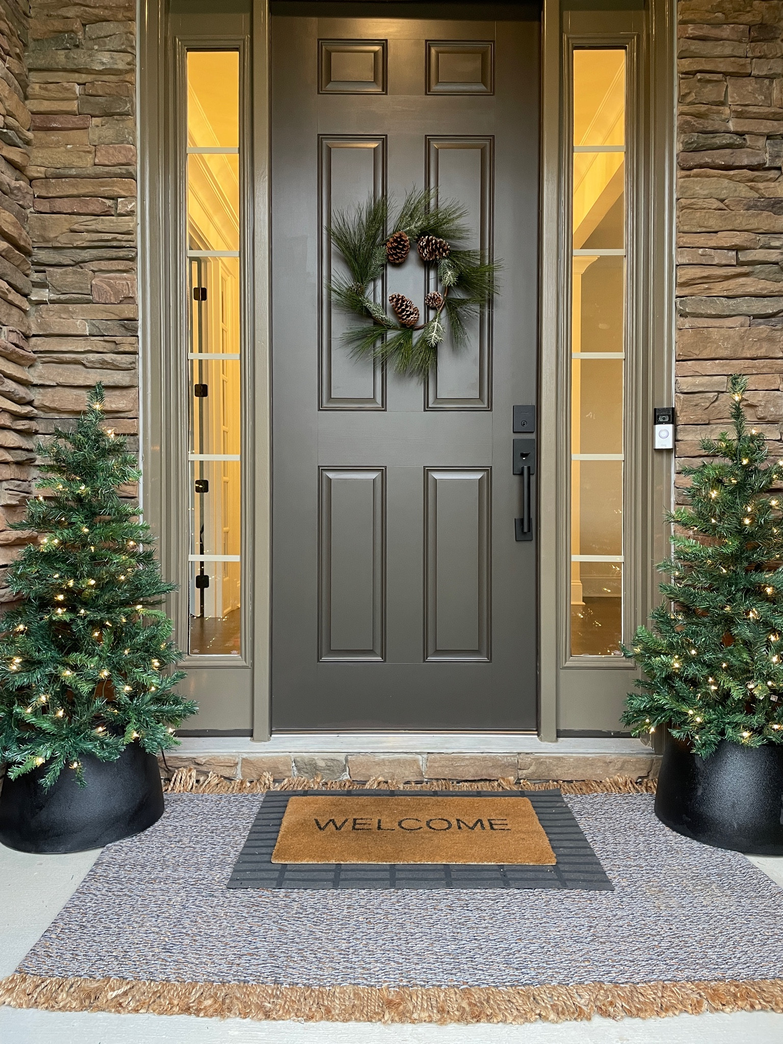 This beautiful layering #rug #outdoorrug 

#LTKhome #LTKSeasonal #LTKHoliday