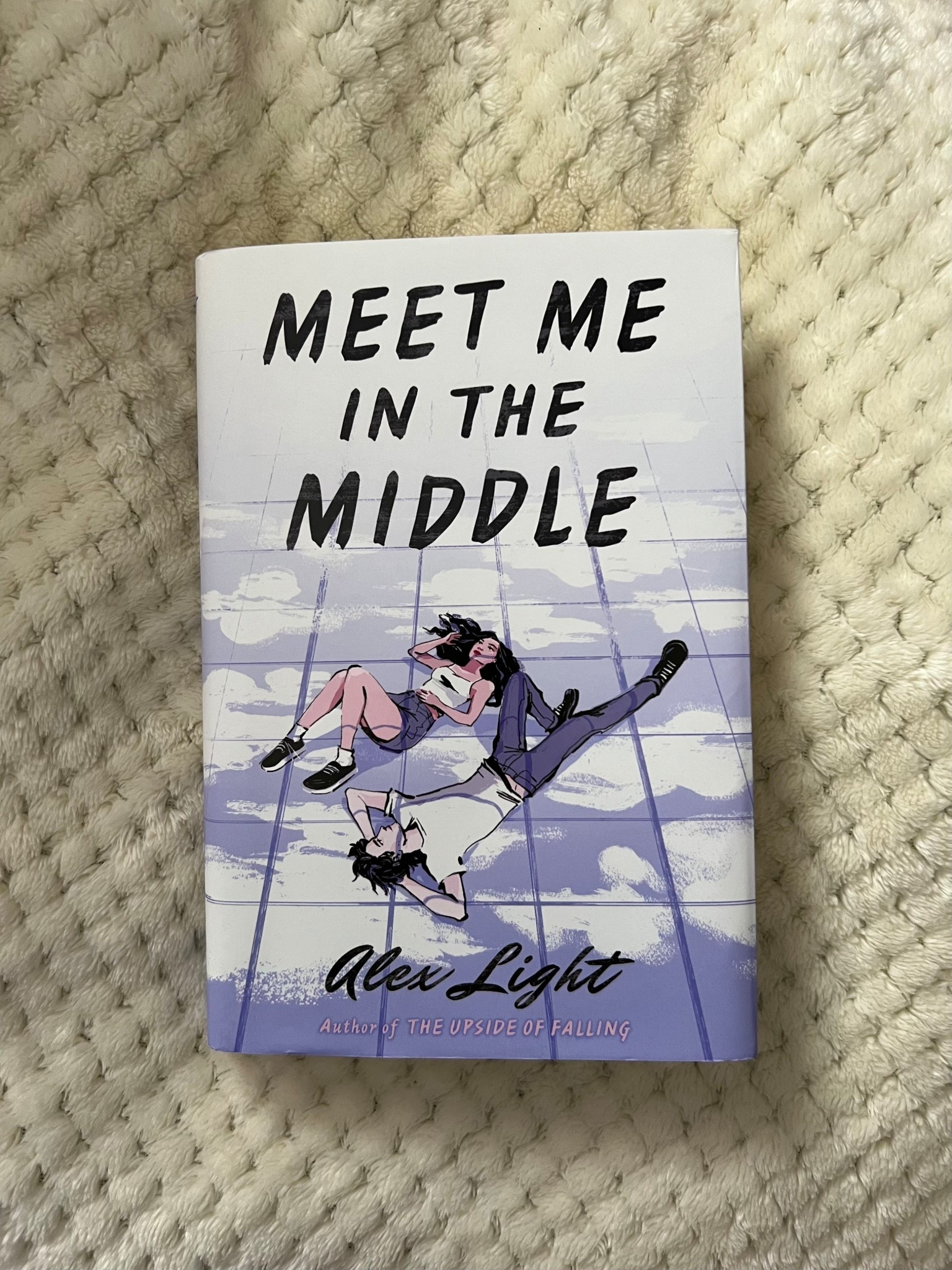 Meet me in the middle paperback book by Alex Light 📚

#LTKhaul #LTKHome #LTKSpringSale