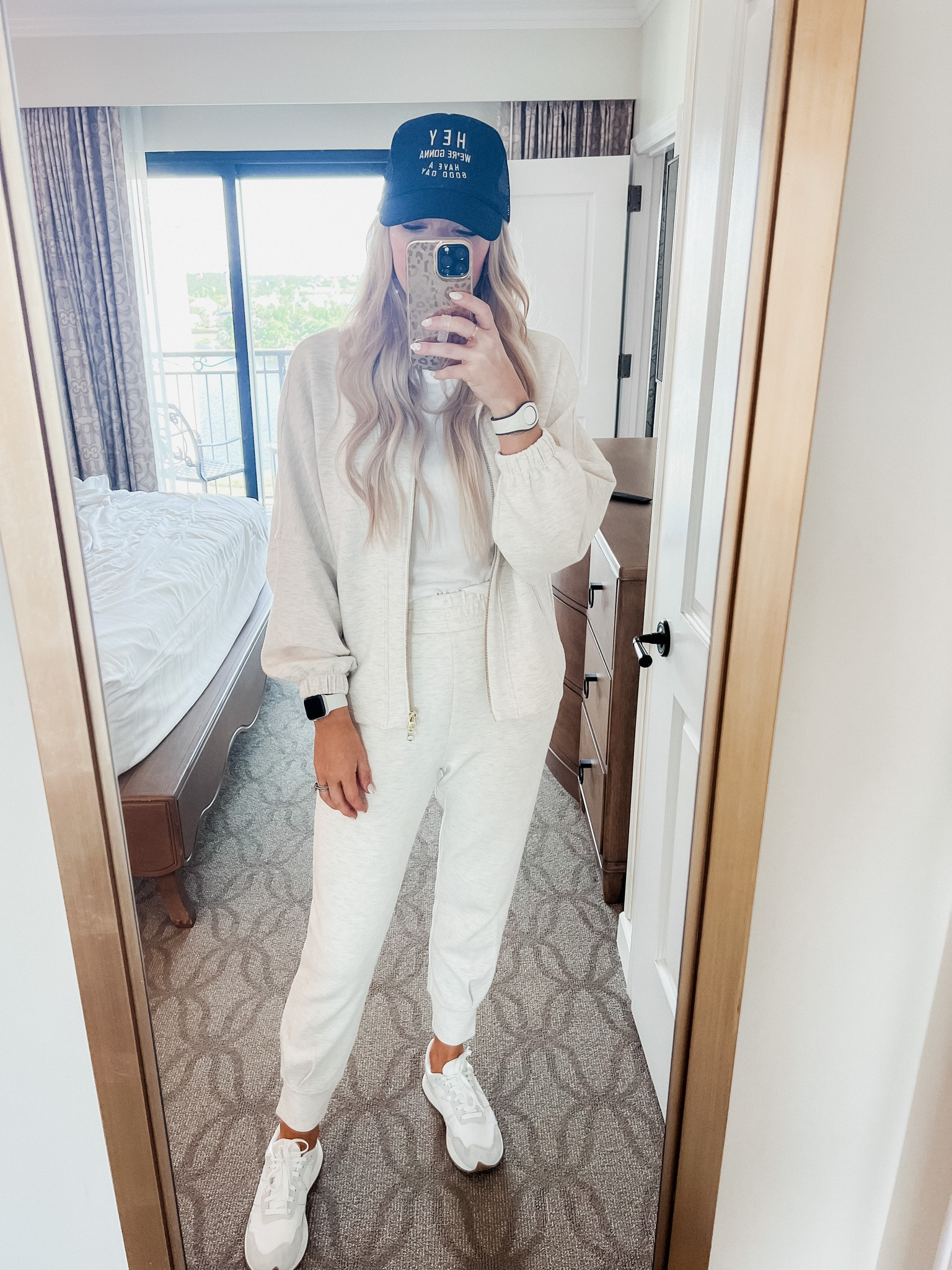 Size small in Varley jacket and joggers, size medium in crppped tee 