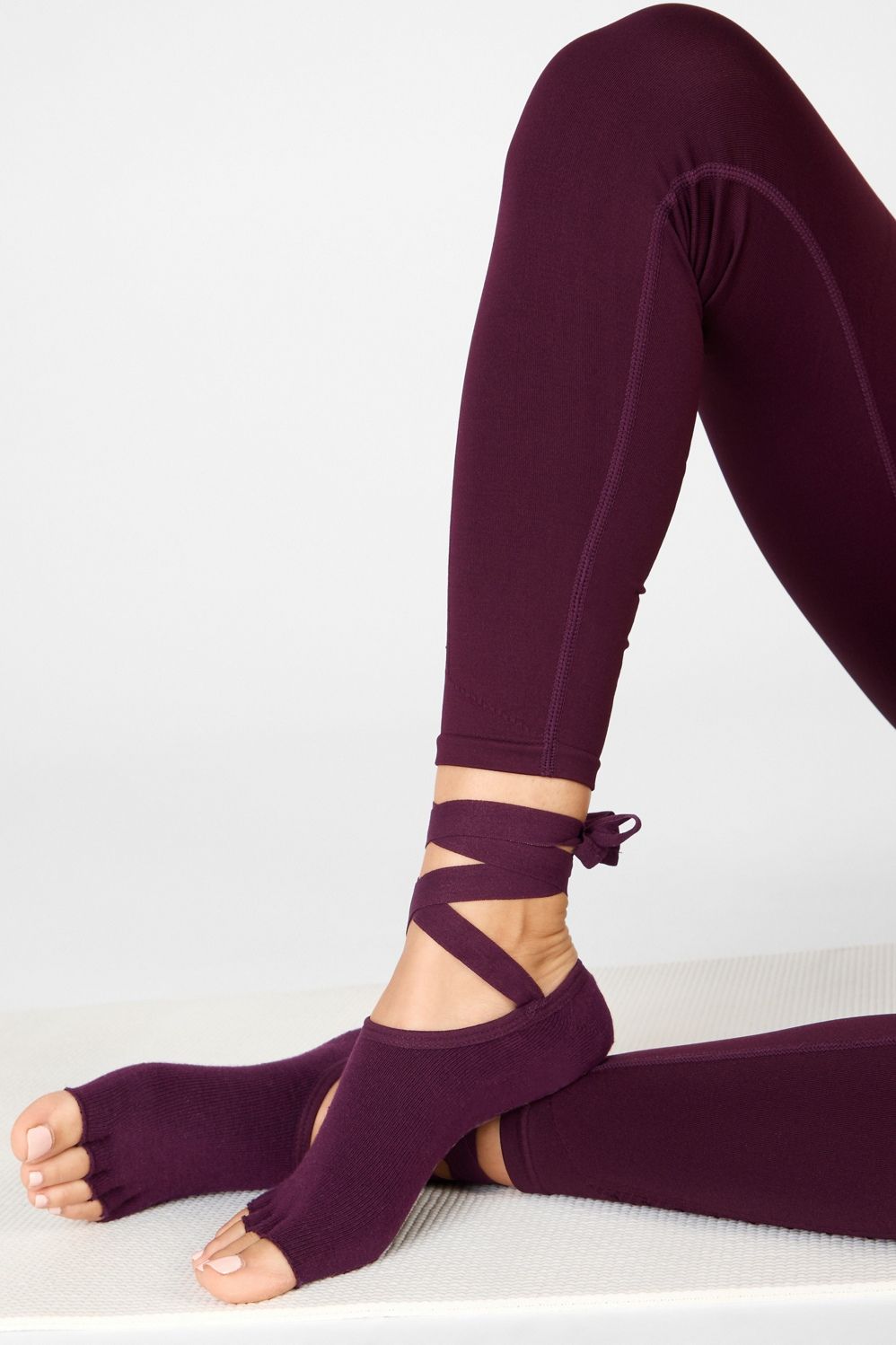 Pilates Sock (Lace Up) | Fabletics