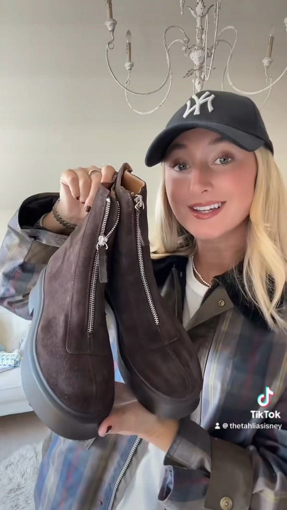 The Row boots dupe! Obsessed! #therow #dupe #fallshoes #fall #boots 

#LTKSaleAlert #LTKSeasonal