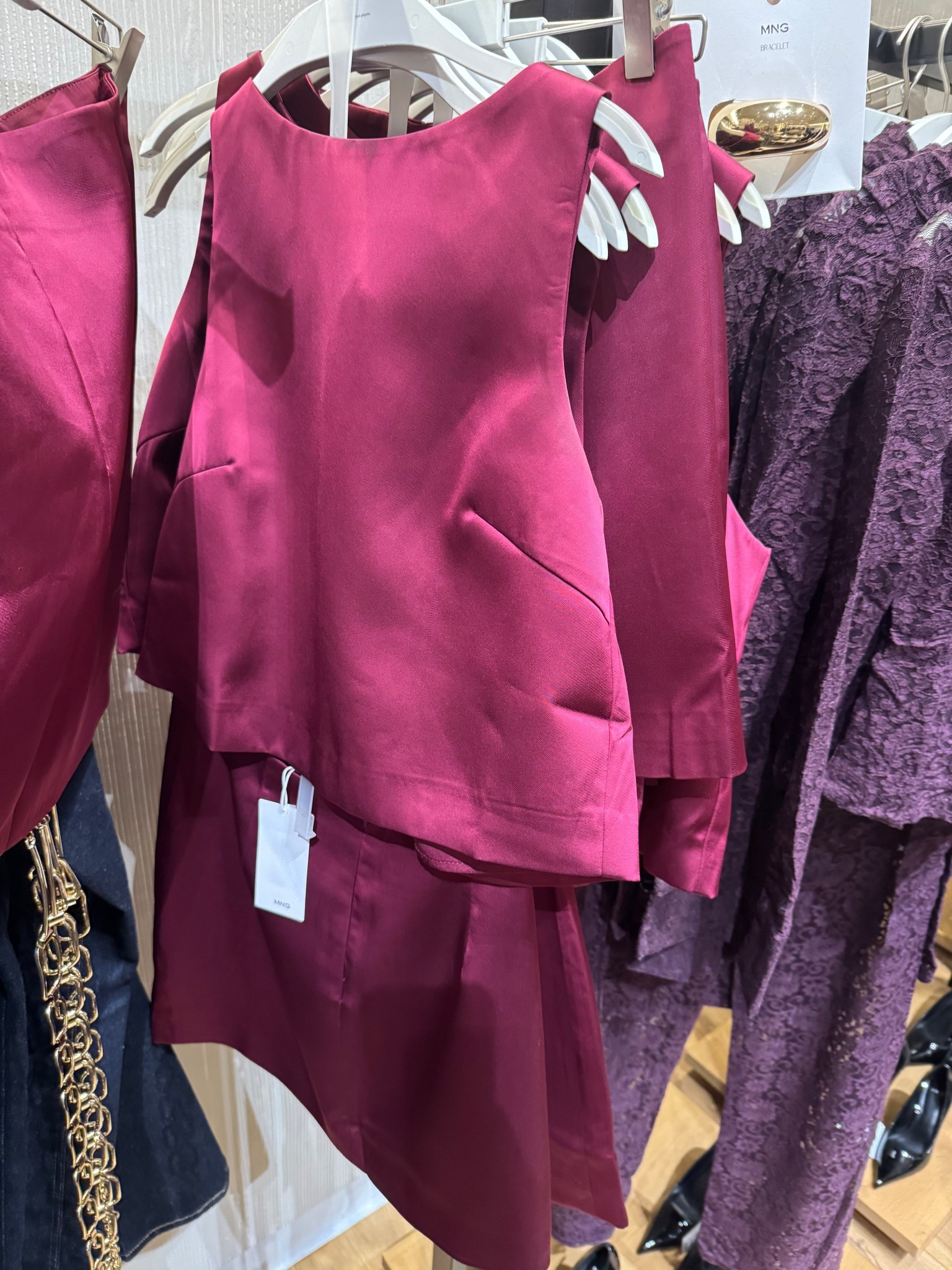 This set is so good for the holidays and it’s 30% off! 

#LTKHoliday #LTKGiftGuide #LTKFindsUnder100