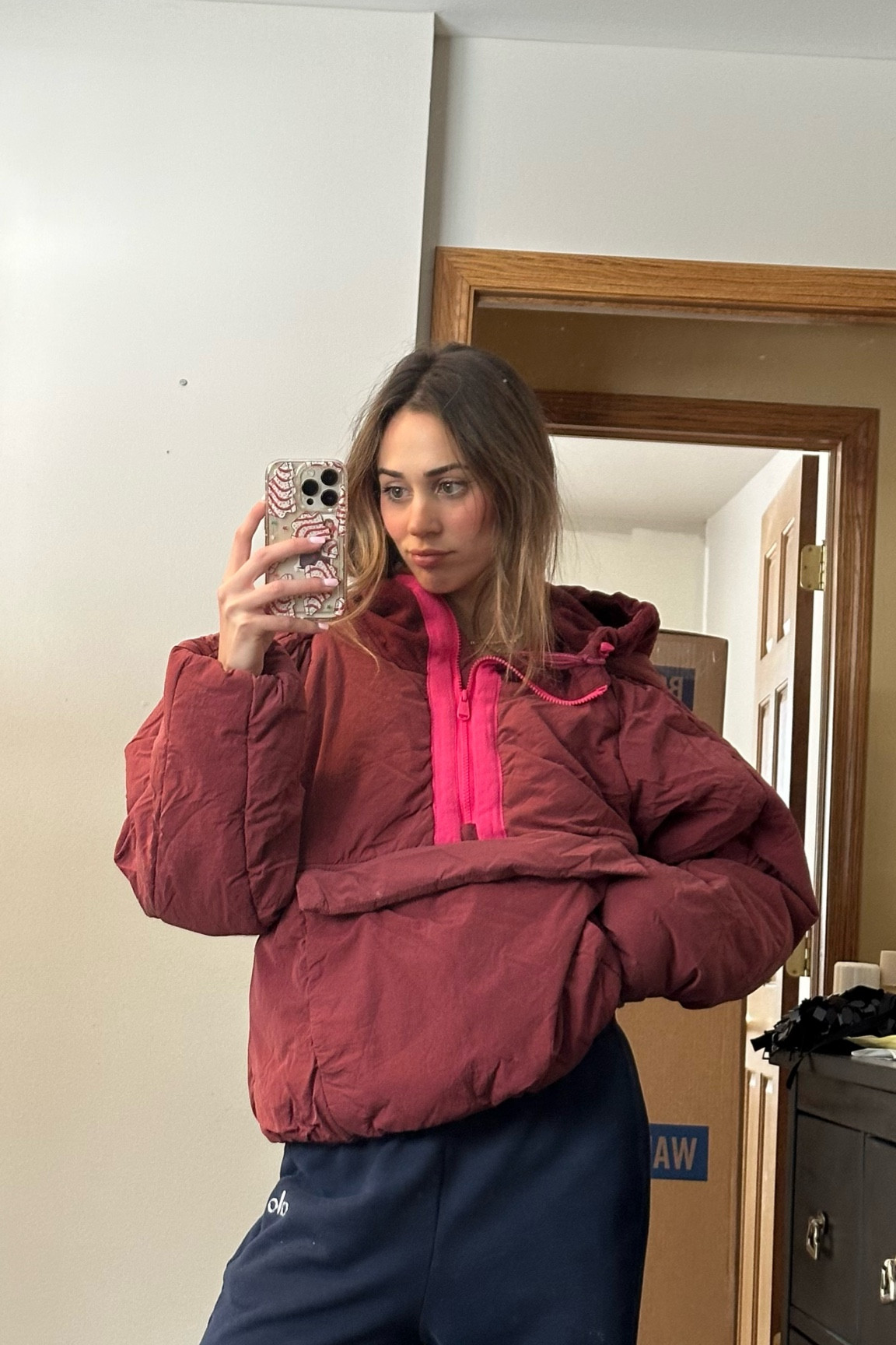 Wearing size small, true to size but if you want to layer under I’d size up for comfort!! I could fit a thinner sweatshirt or sweater under this. Feels super warm & insulated!! 