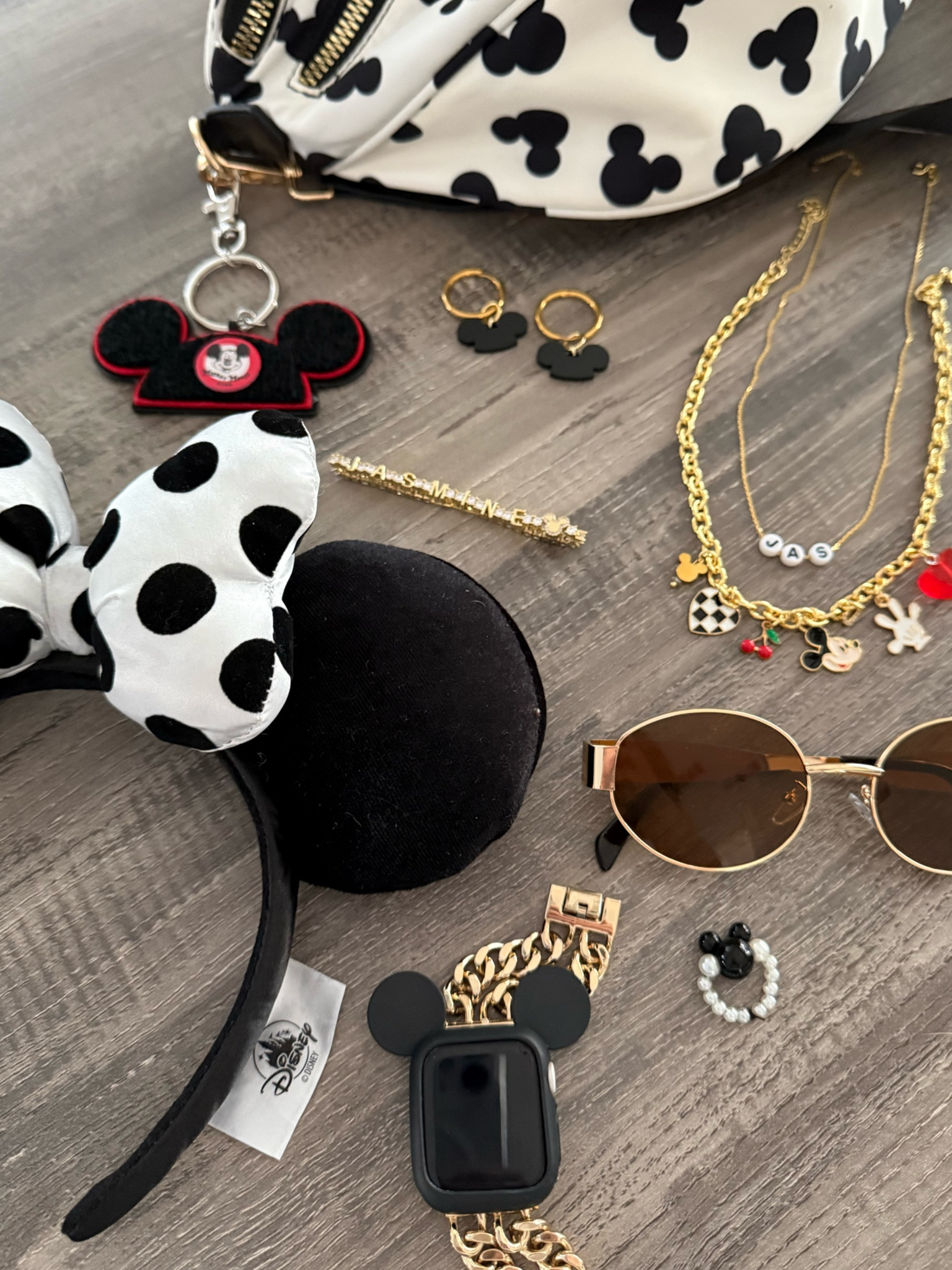 ✨Disney park things ✨

#LTKFindsUnder100 #LTKHoliday #LTKGiftGuide