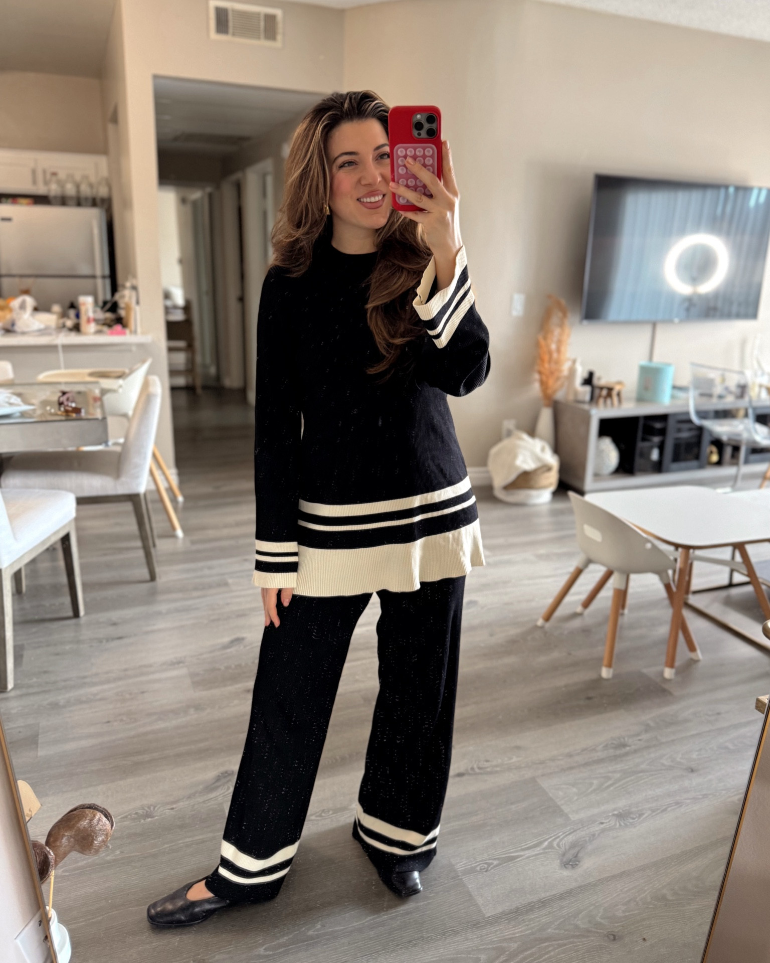 My favorite knitwear matching set is on major sale! I’m wearing a size S in both but could have done XS. 

Fall outfit, fall fashion, matching set, sweaters, loungewear

#LTKSeasonal #LTKSaleAlert #LTKStyleTip