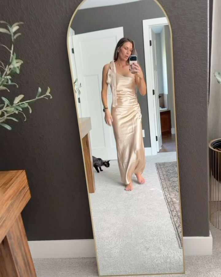 On the hunt for the perfect gold dress for a gala I have tomorrow! 
Great options from Lulu’s all true to size 

#LTKStyleTip #LTKParties #LTKFindsUnder100