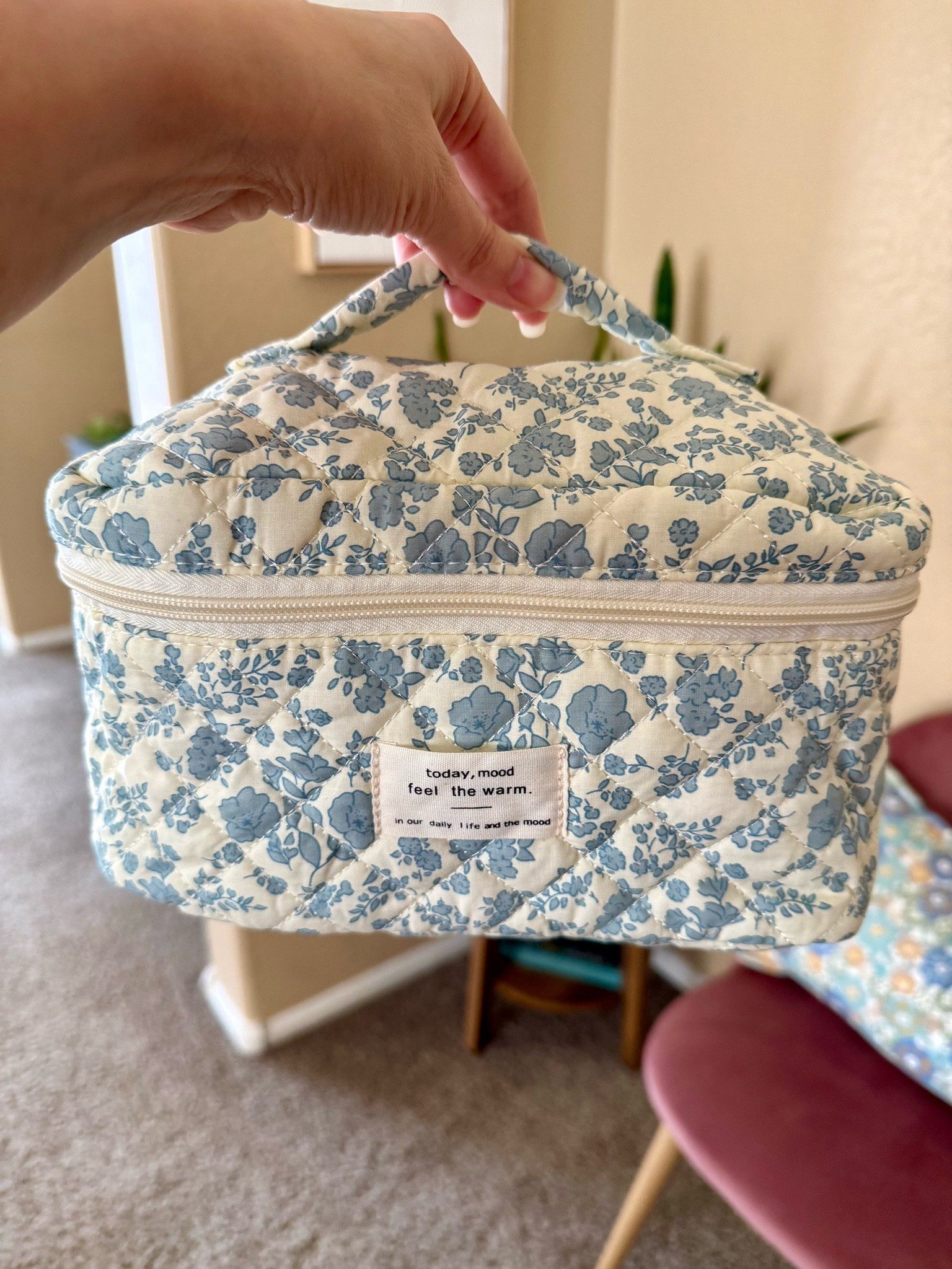 Cute quilted makeup bag. Love the floral pattern and how spacious it is. 



Large Makeup Bag, Cute Cosmetic Bag for Women Girls, Floral Coquette Aesthetic Toiletry Bag, Travel Make Up Organizer Bag

#LTKSeasonal #LTKselfcare #LTKTravel
