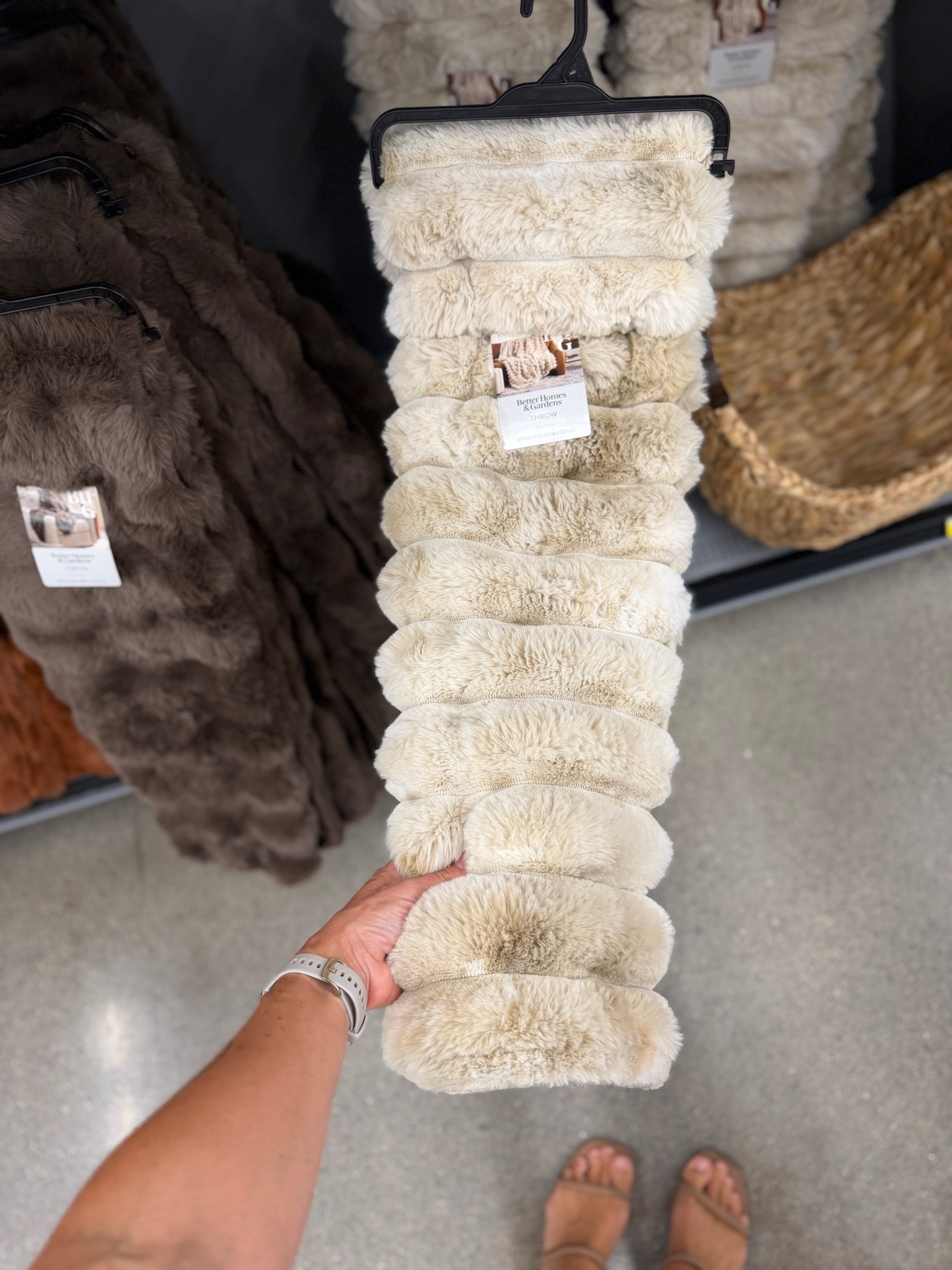 Faux fur throws that look like PB 😍 so many colors available!

#LTKHome