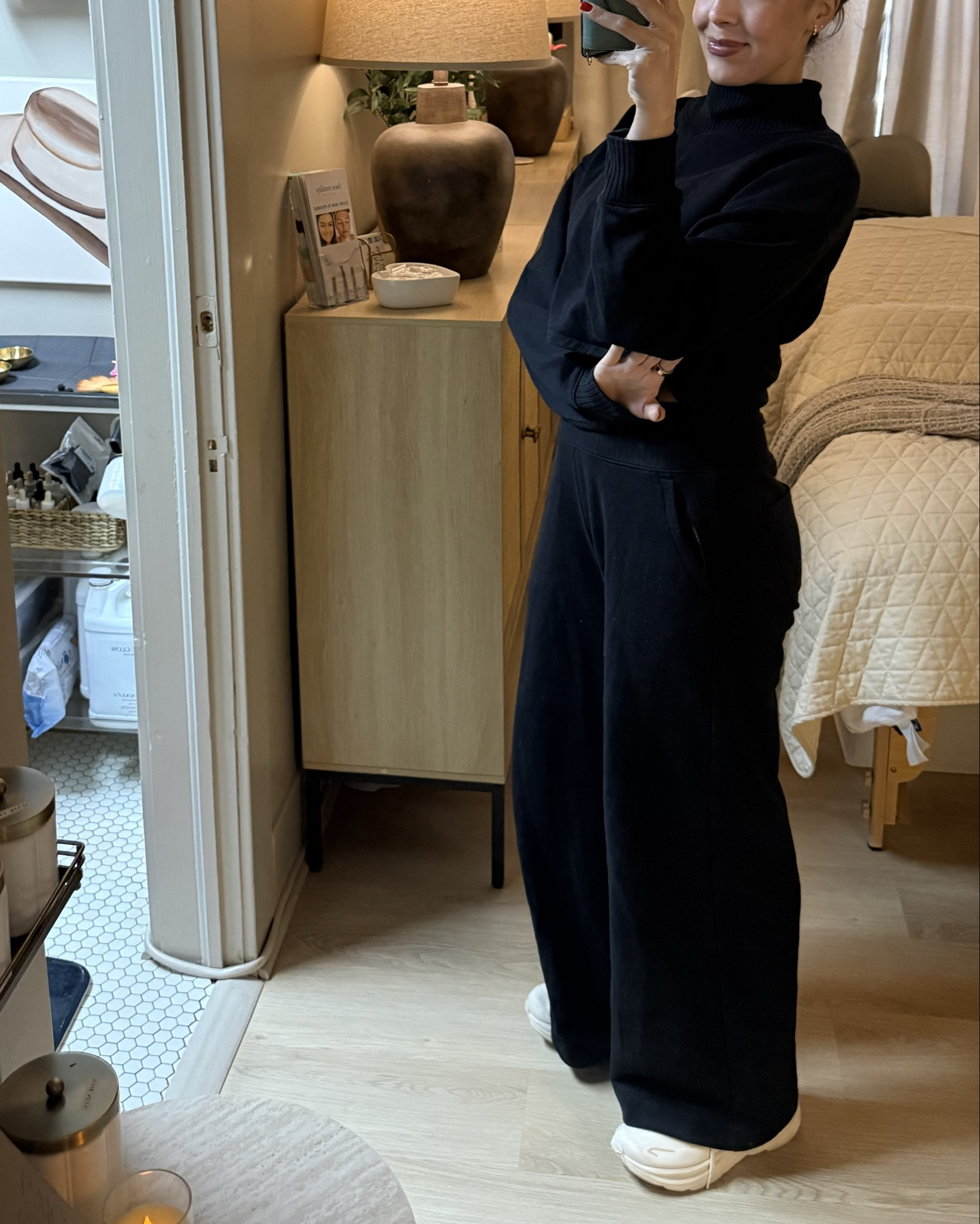 spray tan artist Sunday outfit. 

Top: medium
pants: small

#LTKselfcare #LTKootd