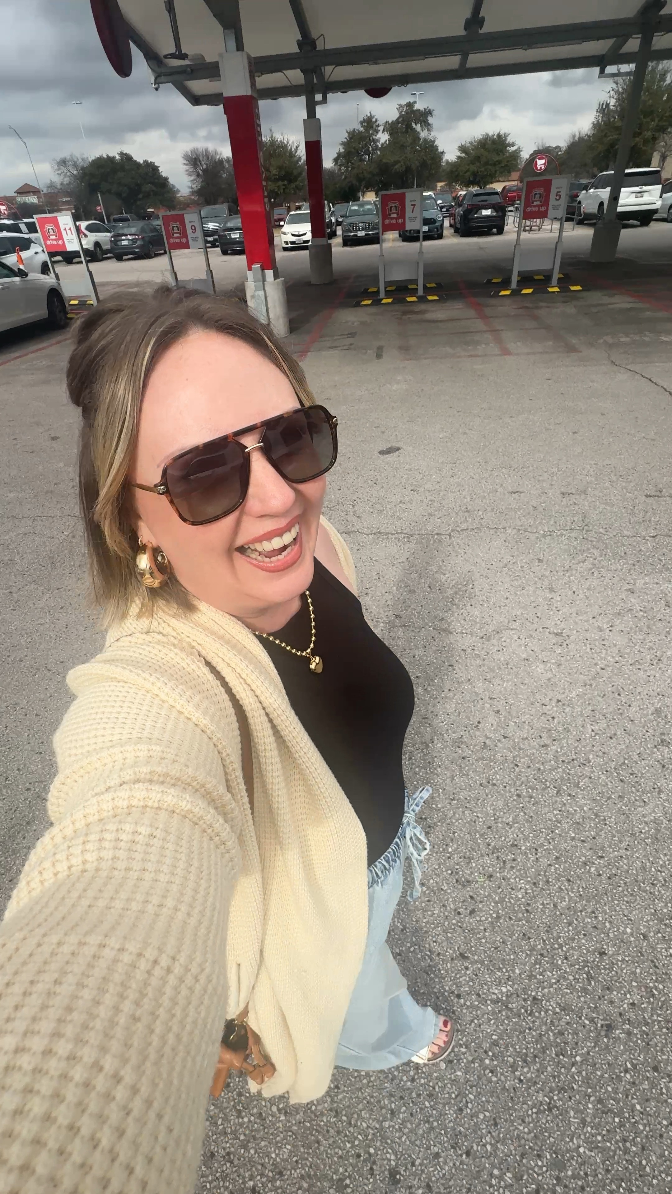 Large everything!!!

#LTKFindsUnder50 #LTKPetite #LTKMidsize