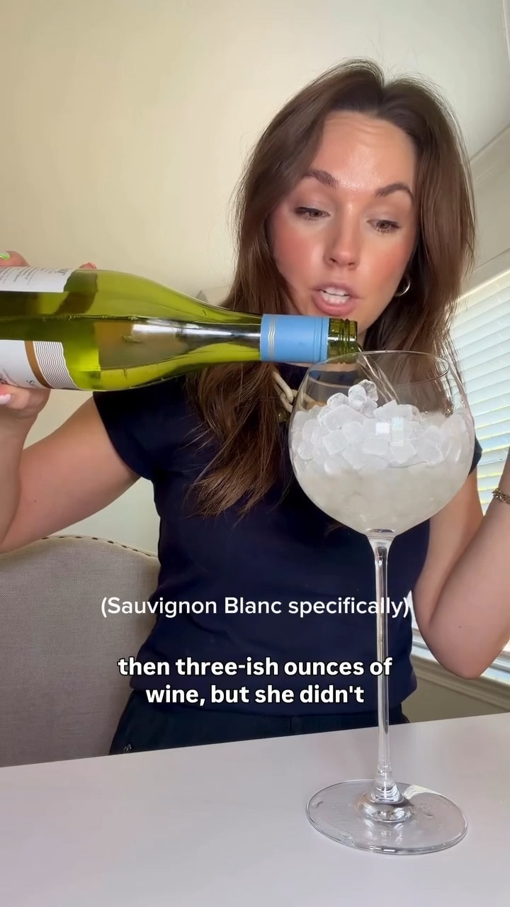 Spring Spritz 
Sauvignon Blanc
St Germaine
Sparkling Water 
Delish !!!!!