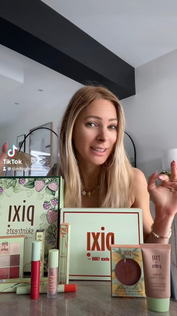 Full face Pixi Beauty 

#LTKbeauty #LTKfrance