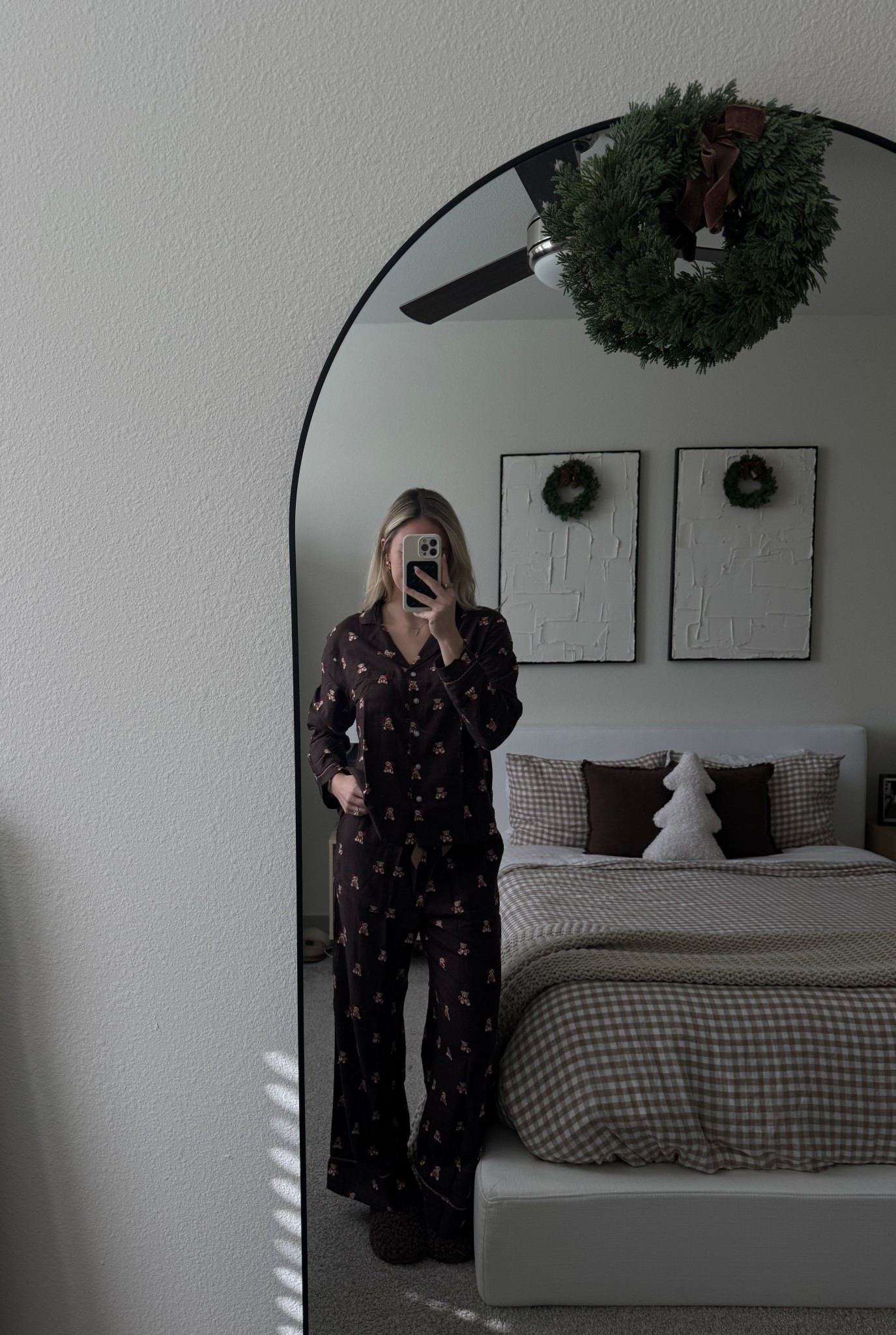 The bears + this color are so good! Love these pajamas🤎

#LTKFindsUnder100 #LTKFindsUnder50 #LTKHoliday