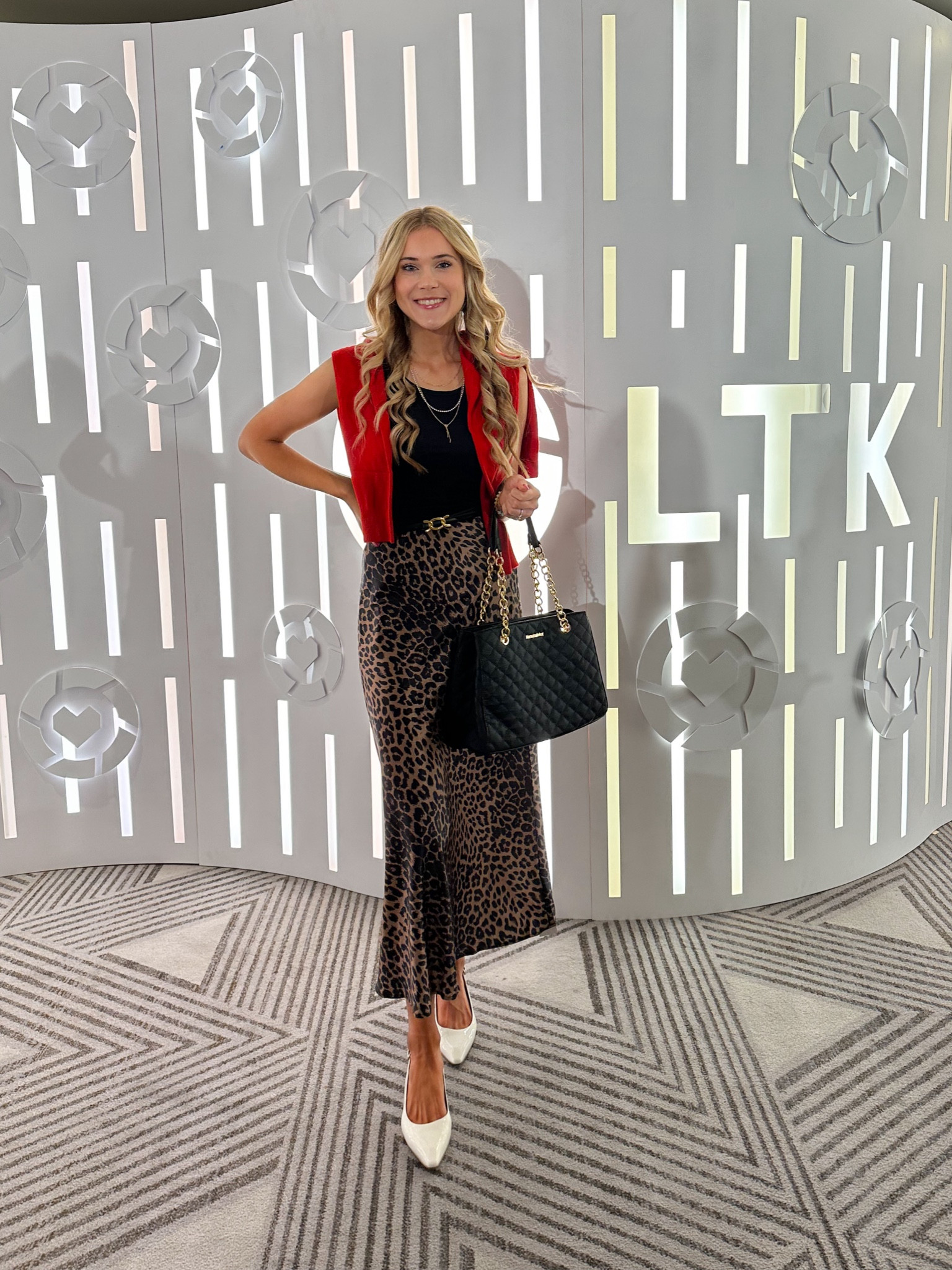 LtkCon outfit day 1. Work outfit. Size small in leopard dress. Midi skirt  

#LTKWorkwear #LTKFindsUnder50 #LTKCon