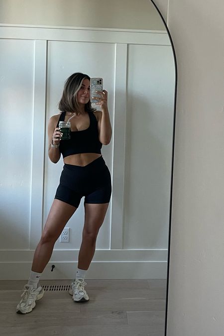 fave workout set — these shorts are like butter and so flattering!